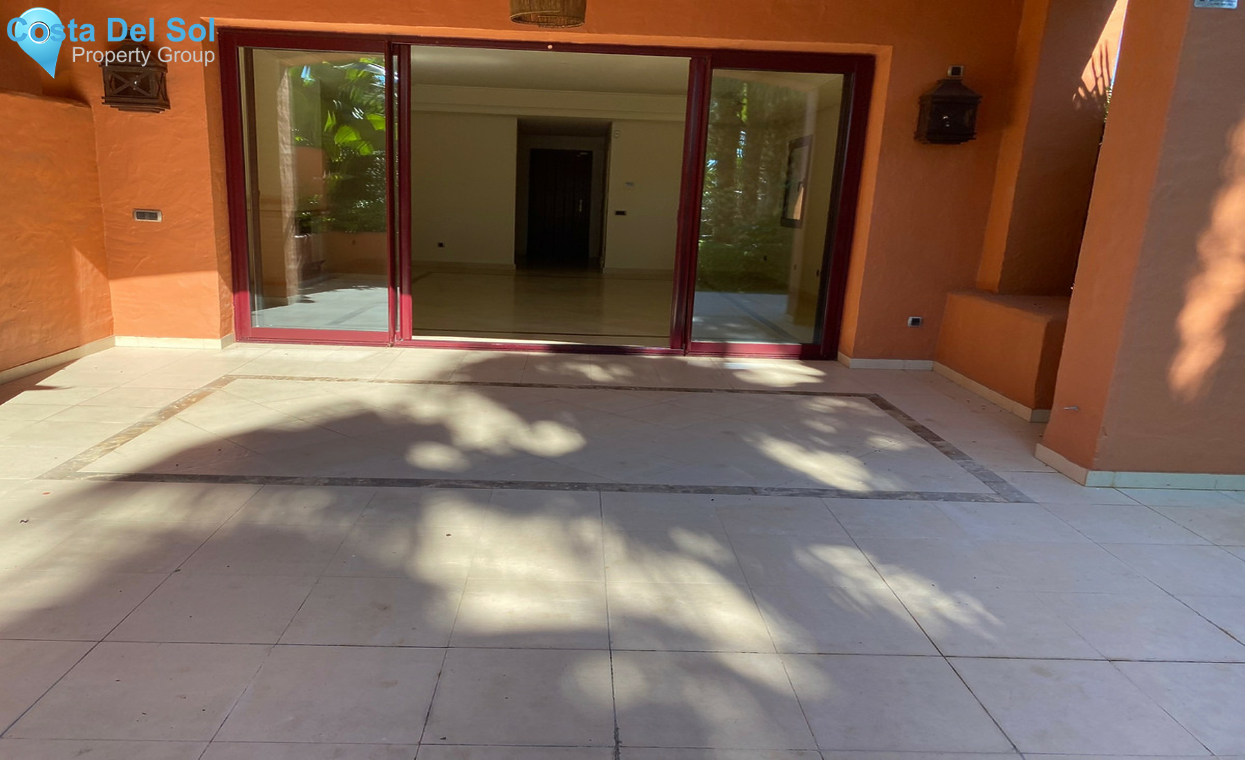 Townhouse in The Golden Mile-1288235