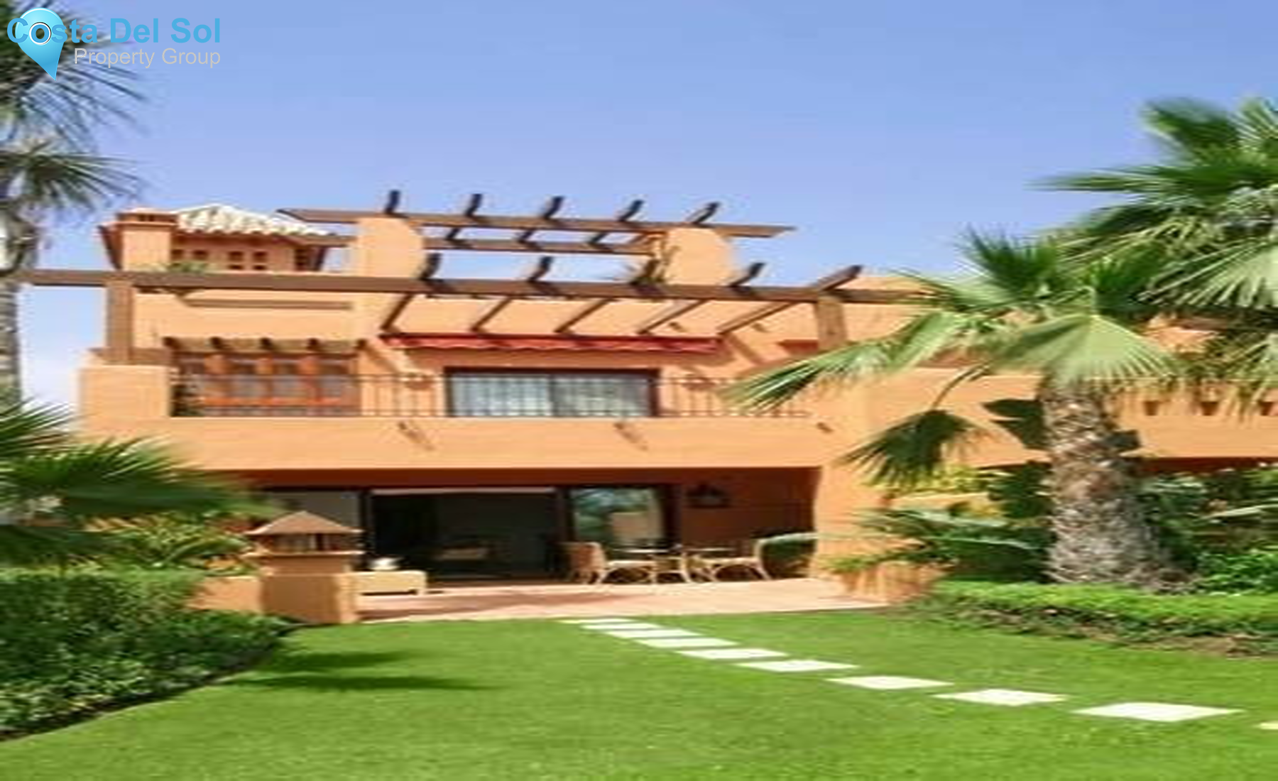 Townhouse in The Golden Mile-1298712