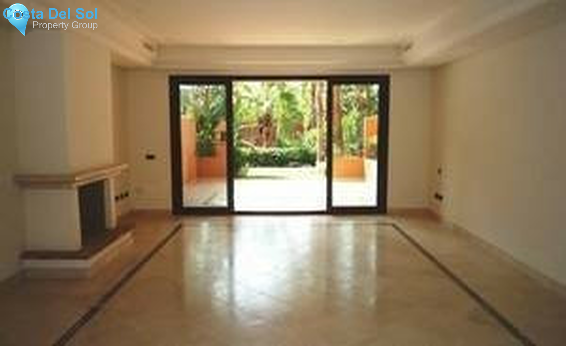 Townhouse in The Golden Mile-1298714