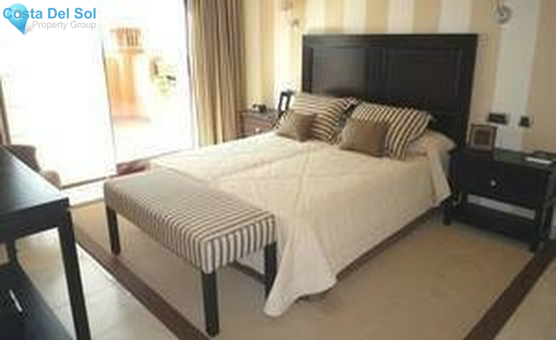 Townhouse in The Golden Mile-1298705