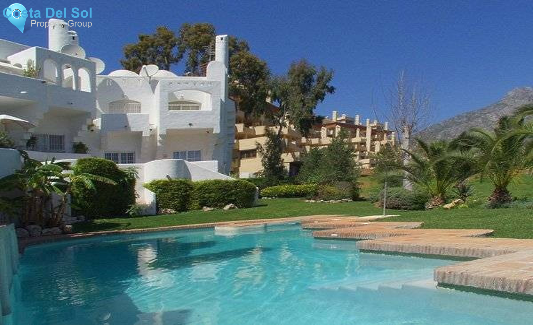 Townhouse in The Golden Mile-1335766