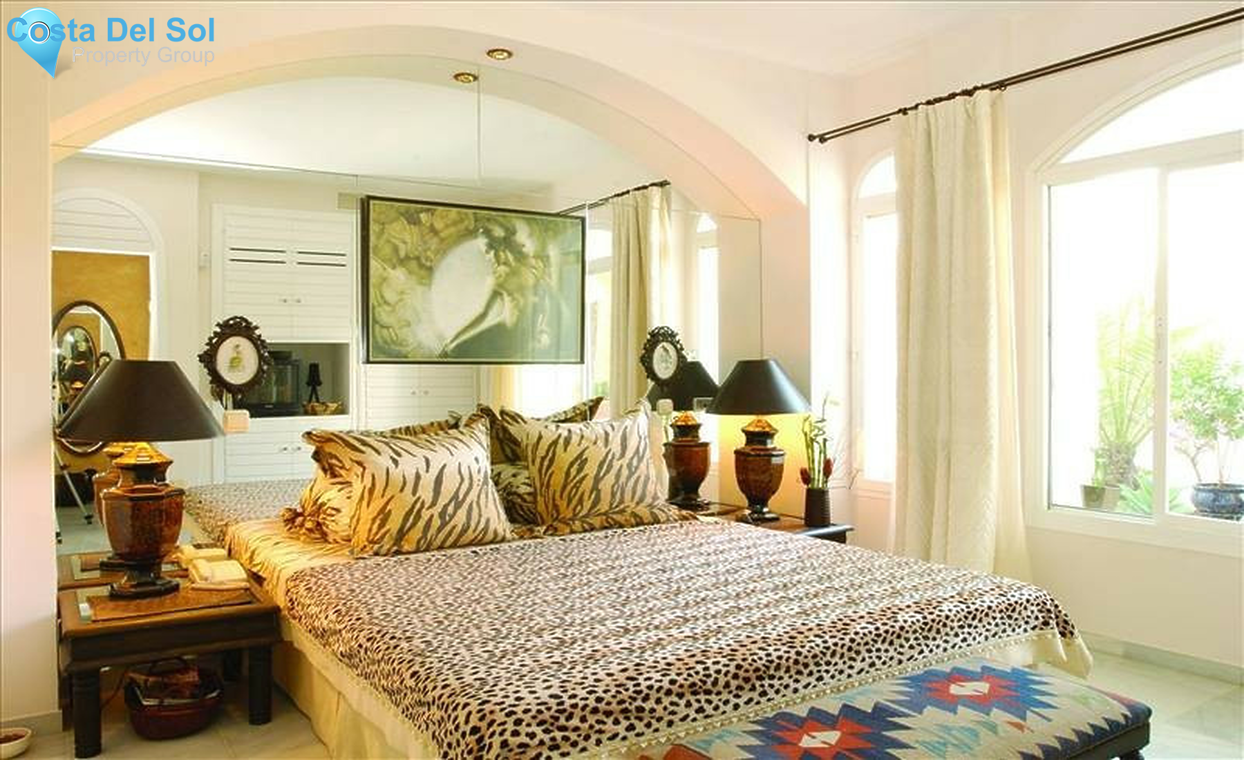 Townhouse in The Golden Mile-1335755