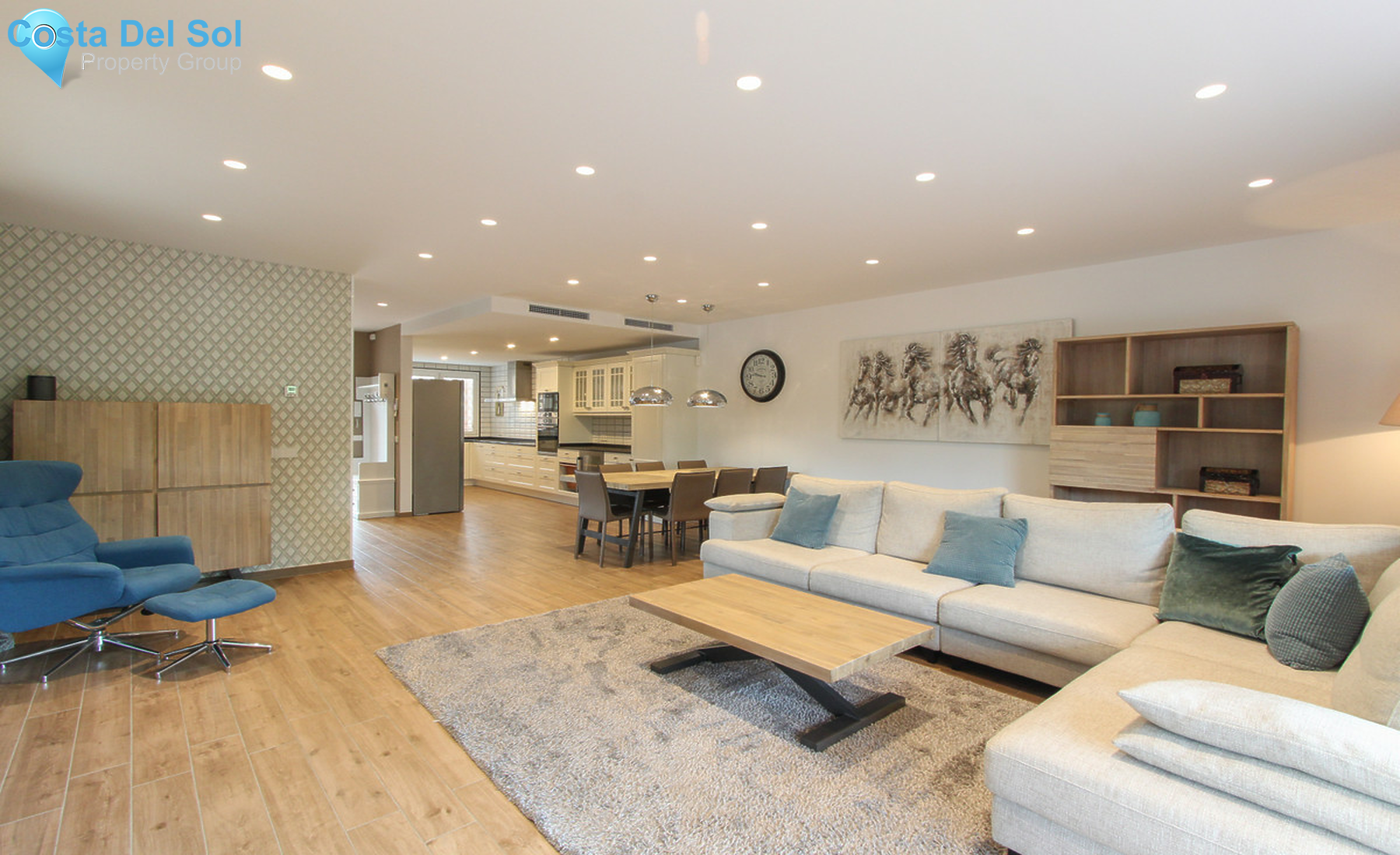 Townhouse in The Golden Mile-1346253