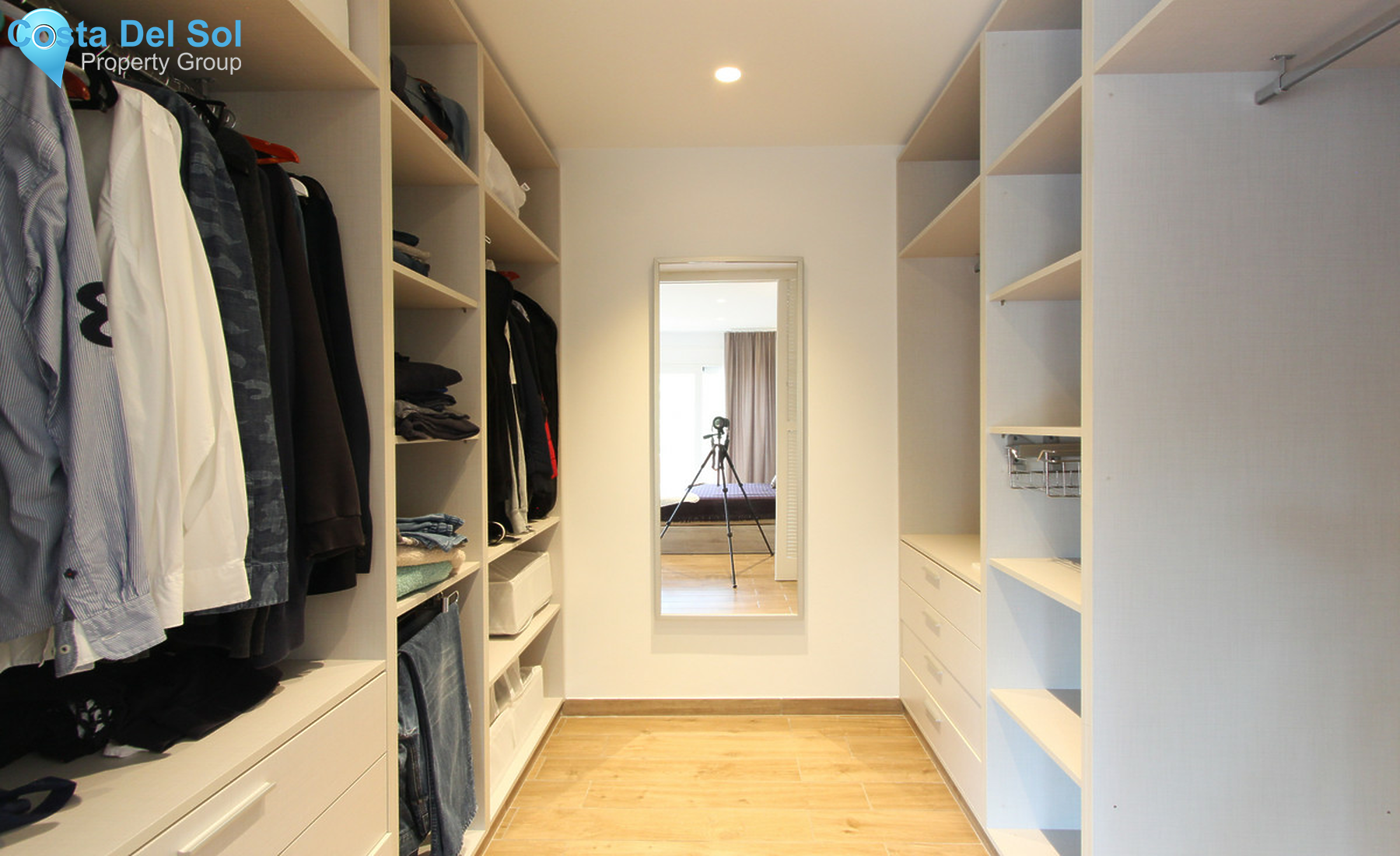 Townhouse in The Golden Mile-1346262