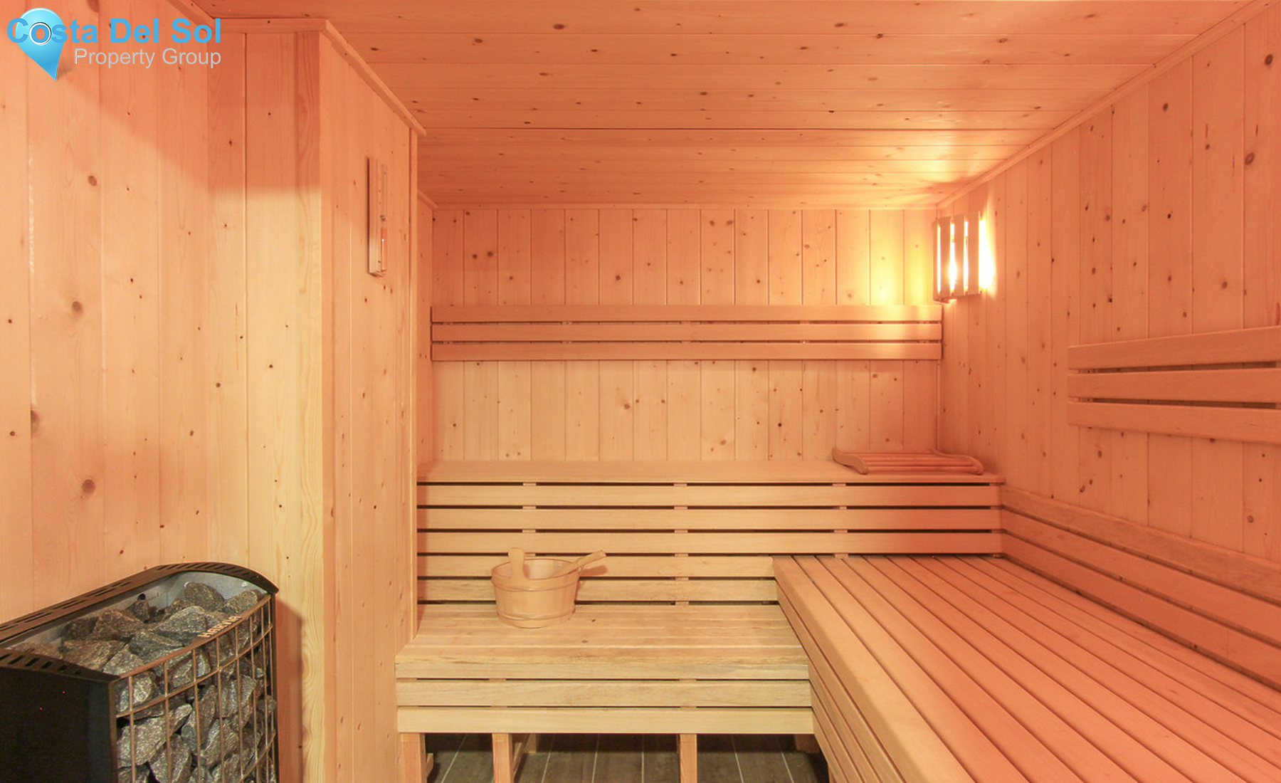 Townhouse in The Golden Mile-1346266