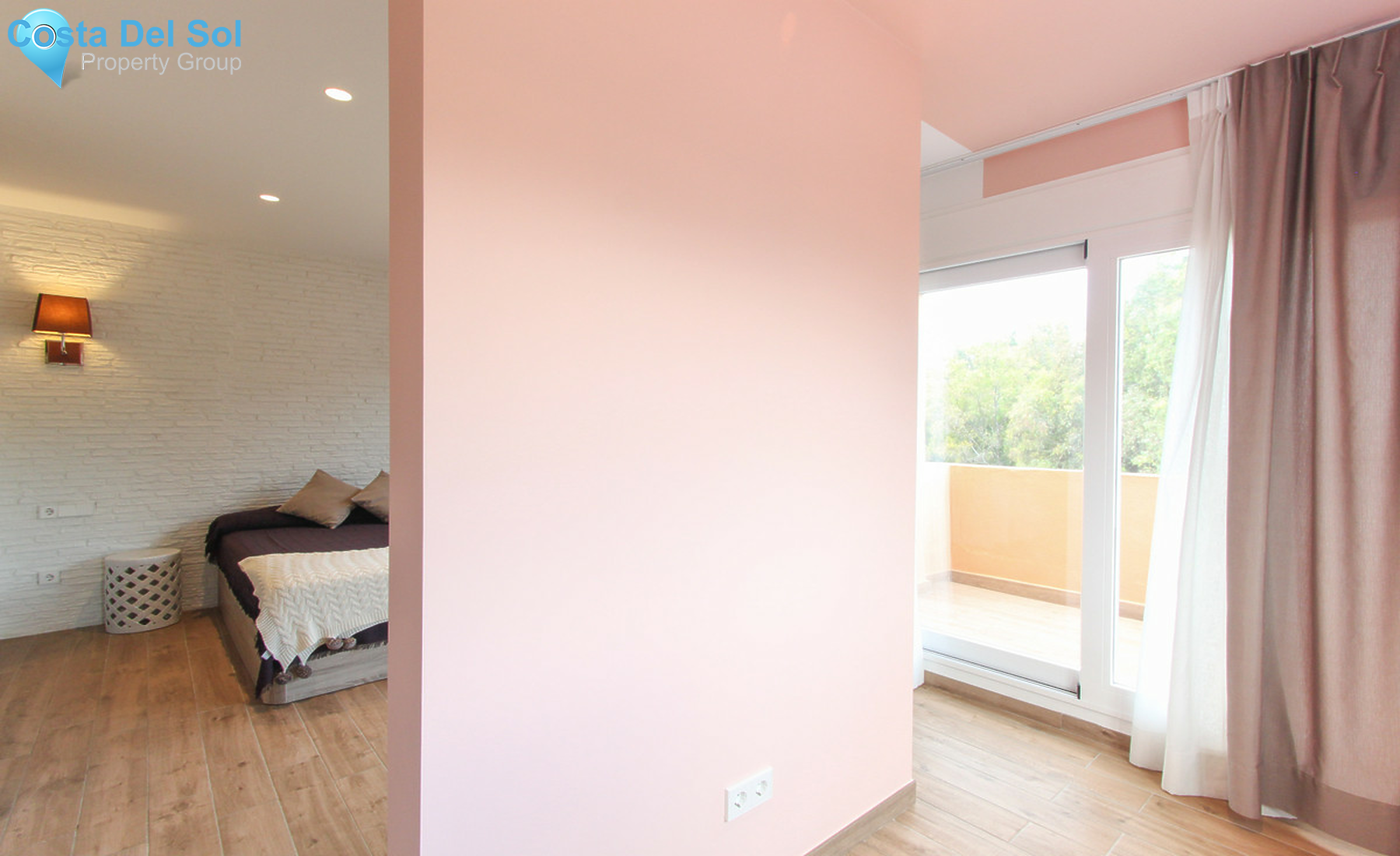 Townhouse in The Golden Mile-1346261