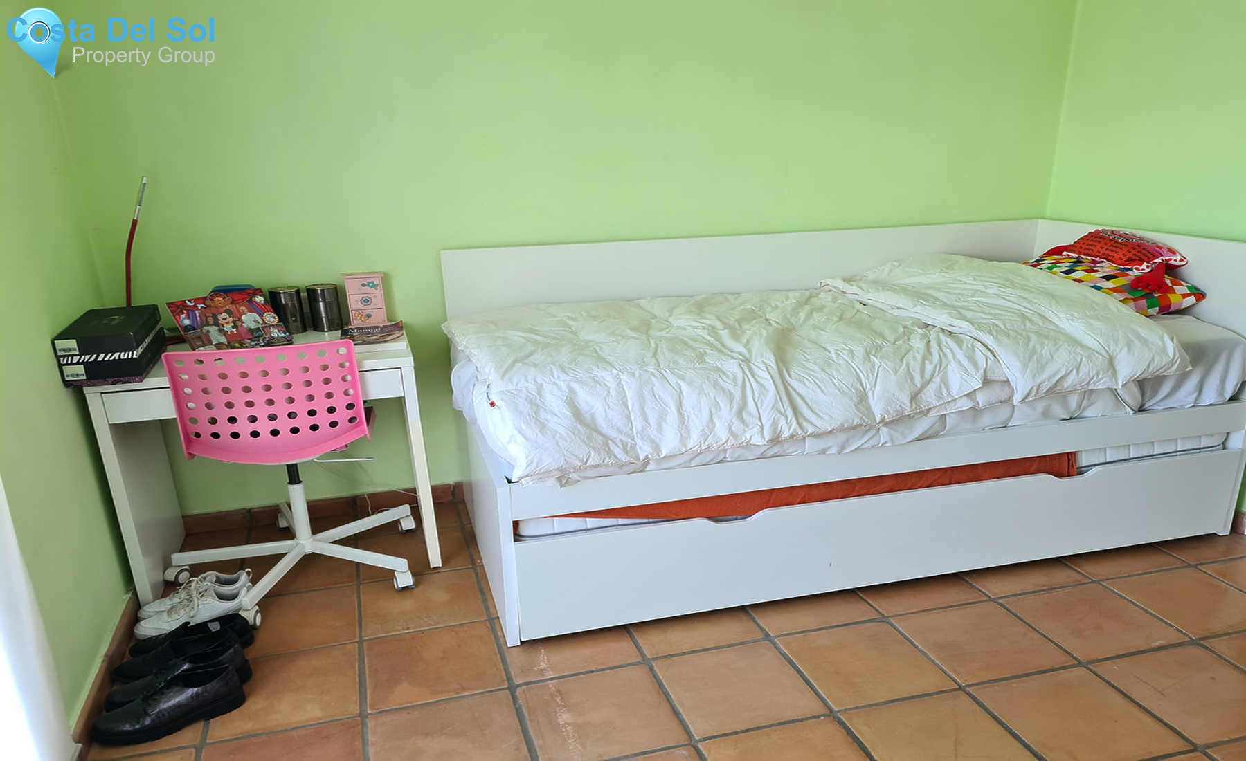 Townhouse in The Golden Mile-1401898