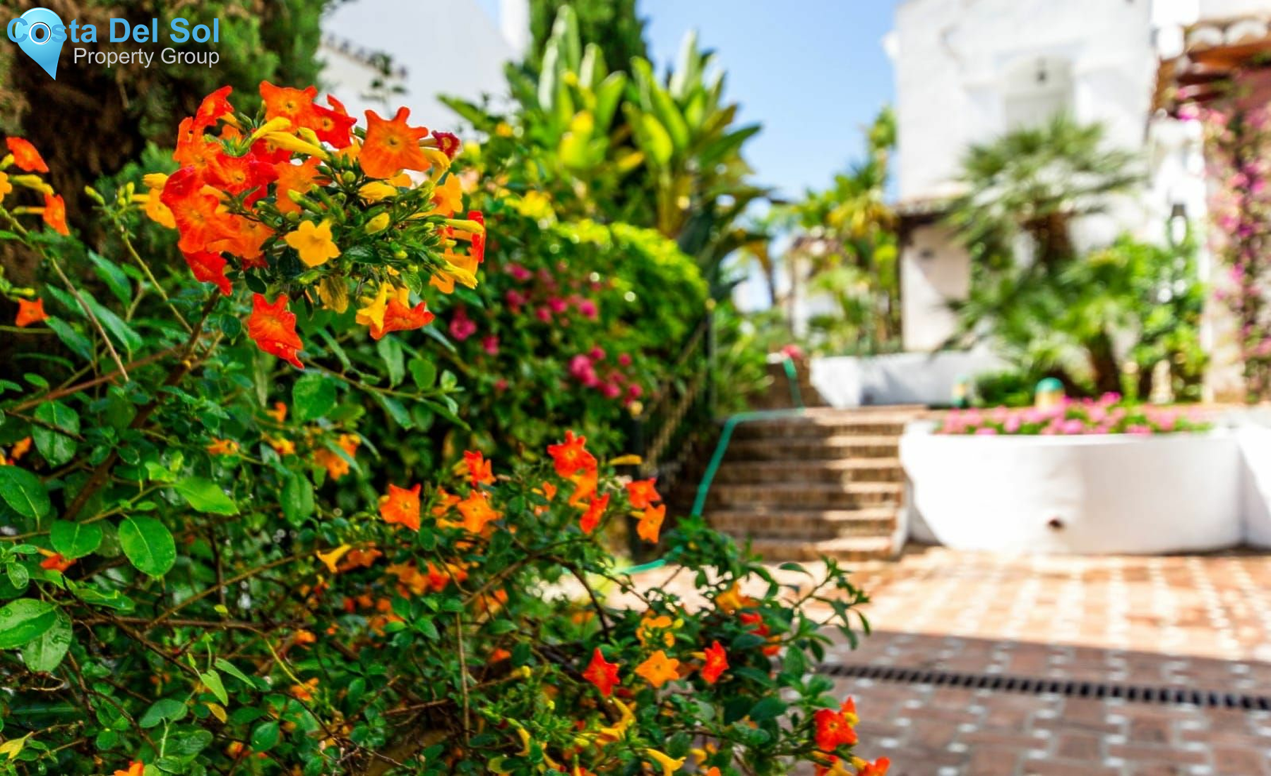 Townhouse in The Golden Mile-1152075