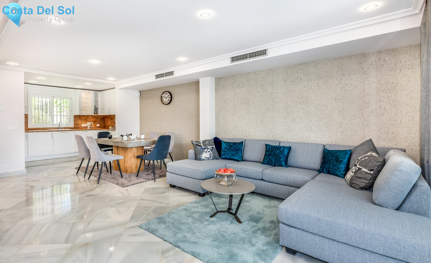 Townhouse in The Golden Mile-1152068