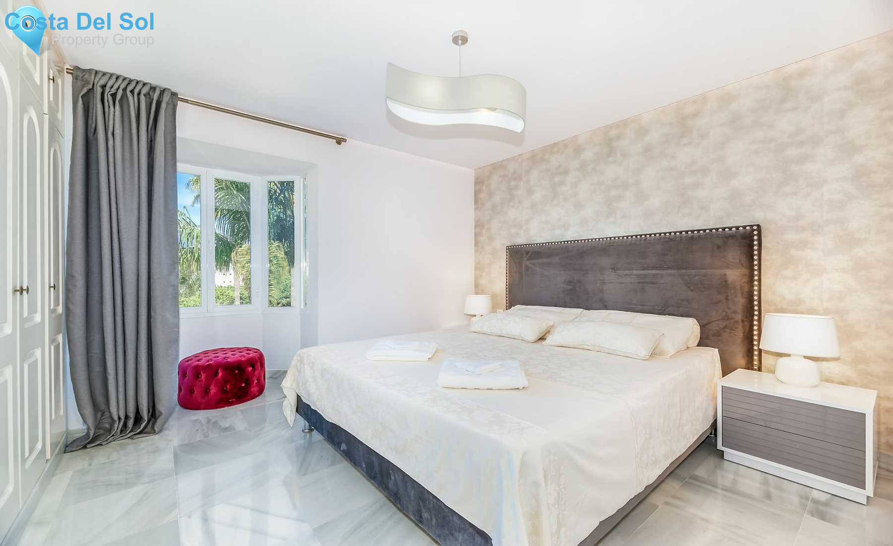 Townhouse in The Golden Mile-1152069