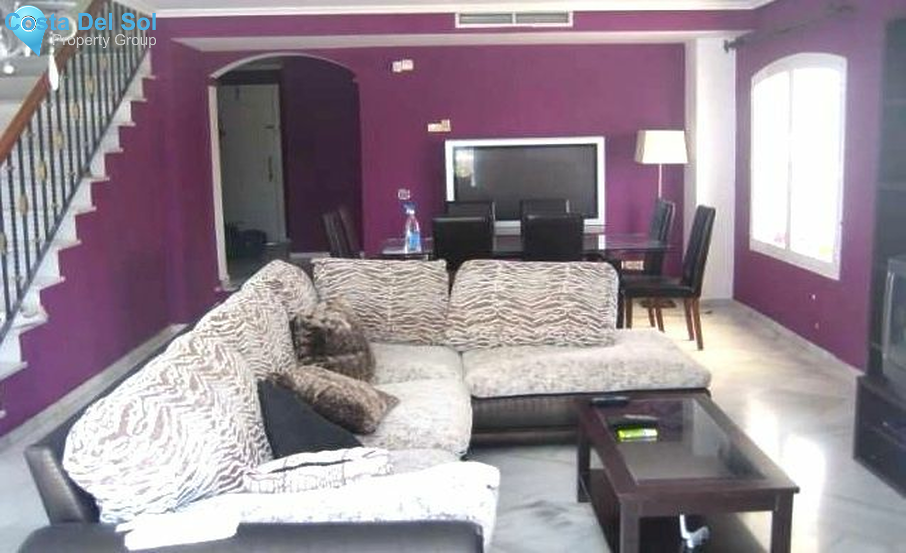 Townhouse in The Golden Mile-1166195