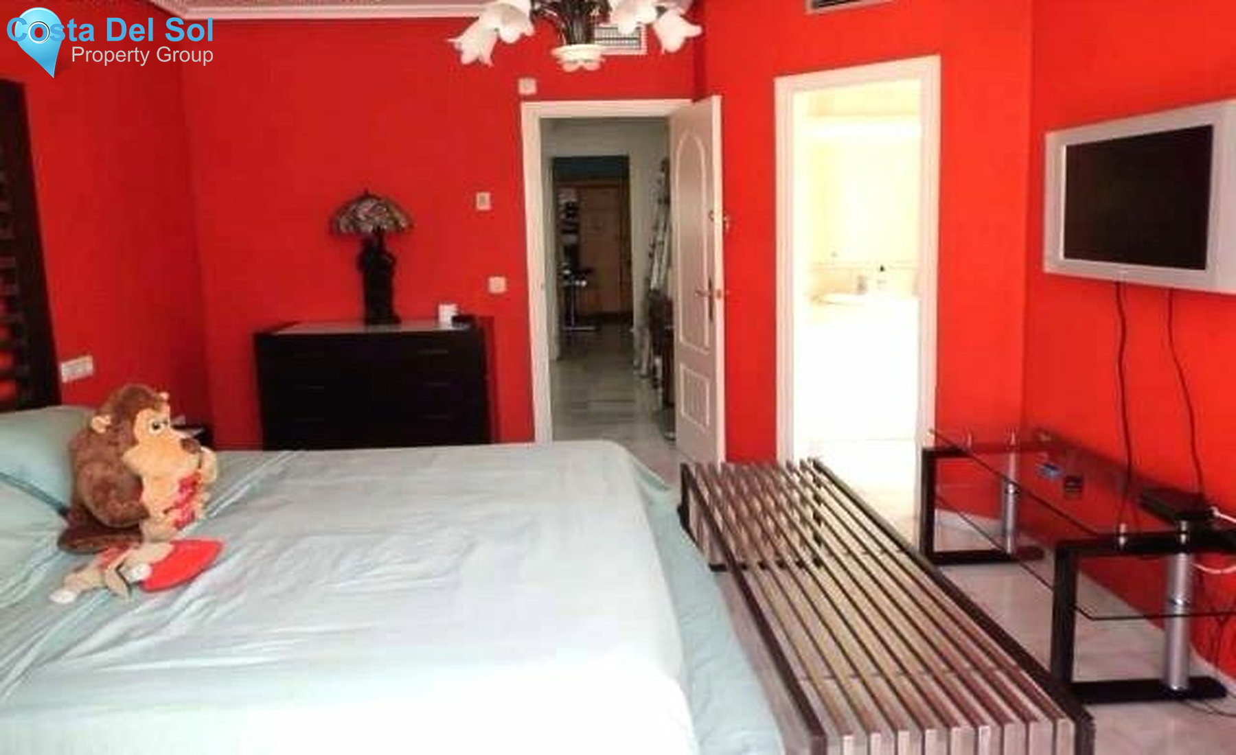 Townhouse in The Golden Mile-1166196