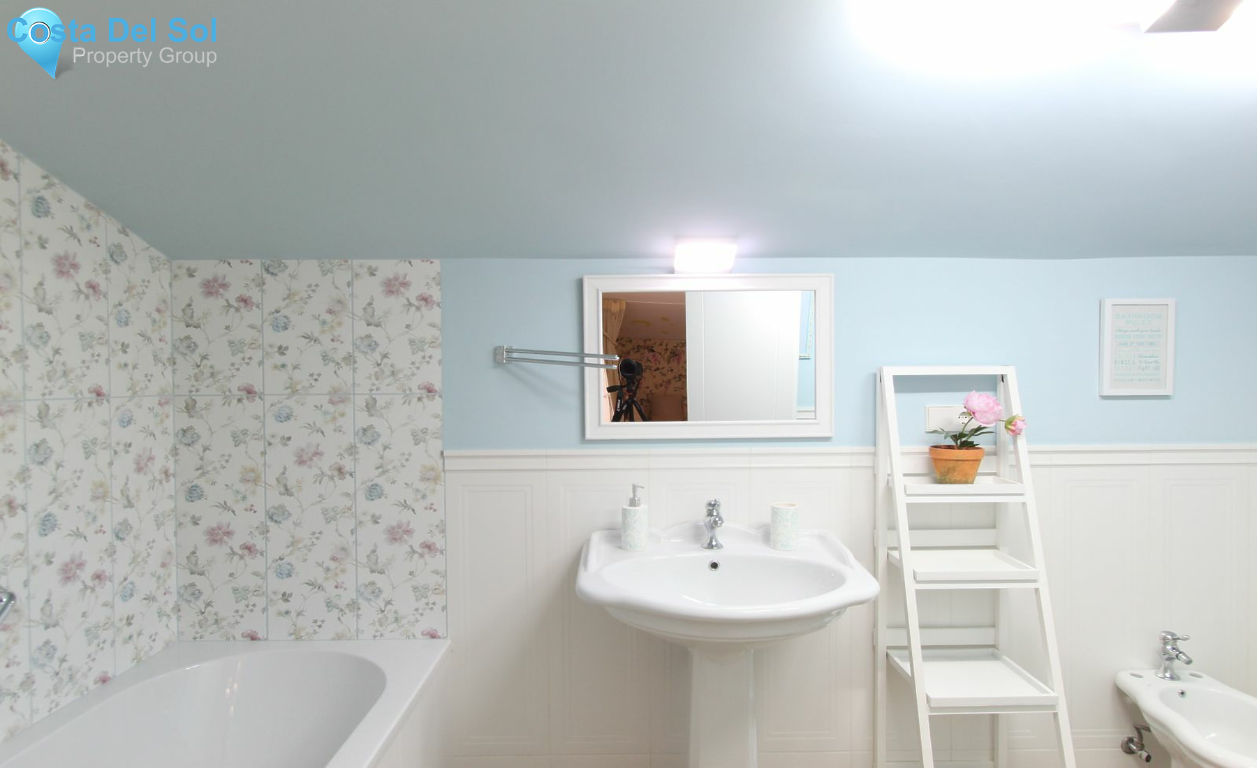 Townhouse in The Golden Mile-1171102