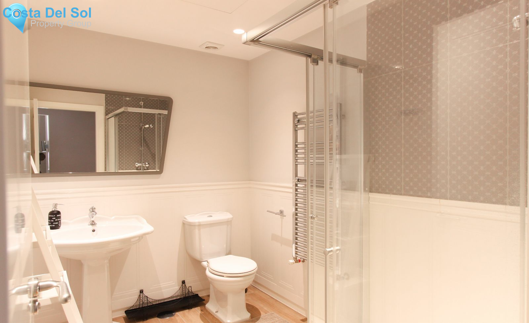 Townhouse in The Golden Mile-1171104