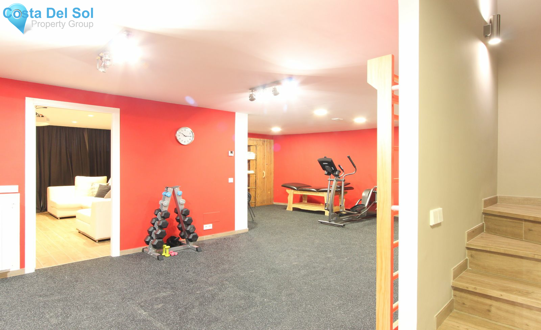 Townhouse in The Golden Mile-1171105