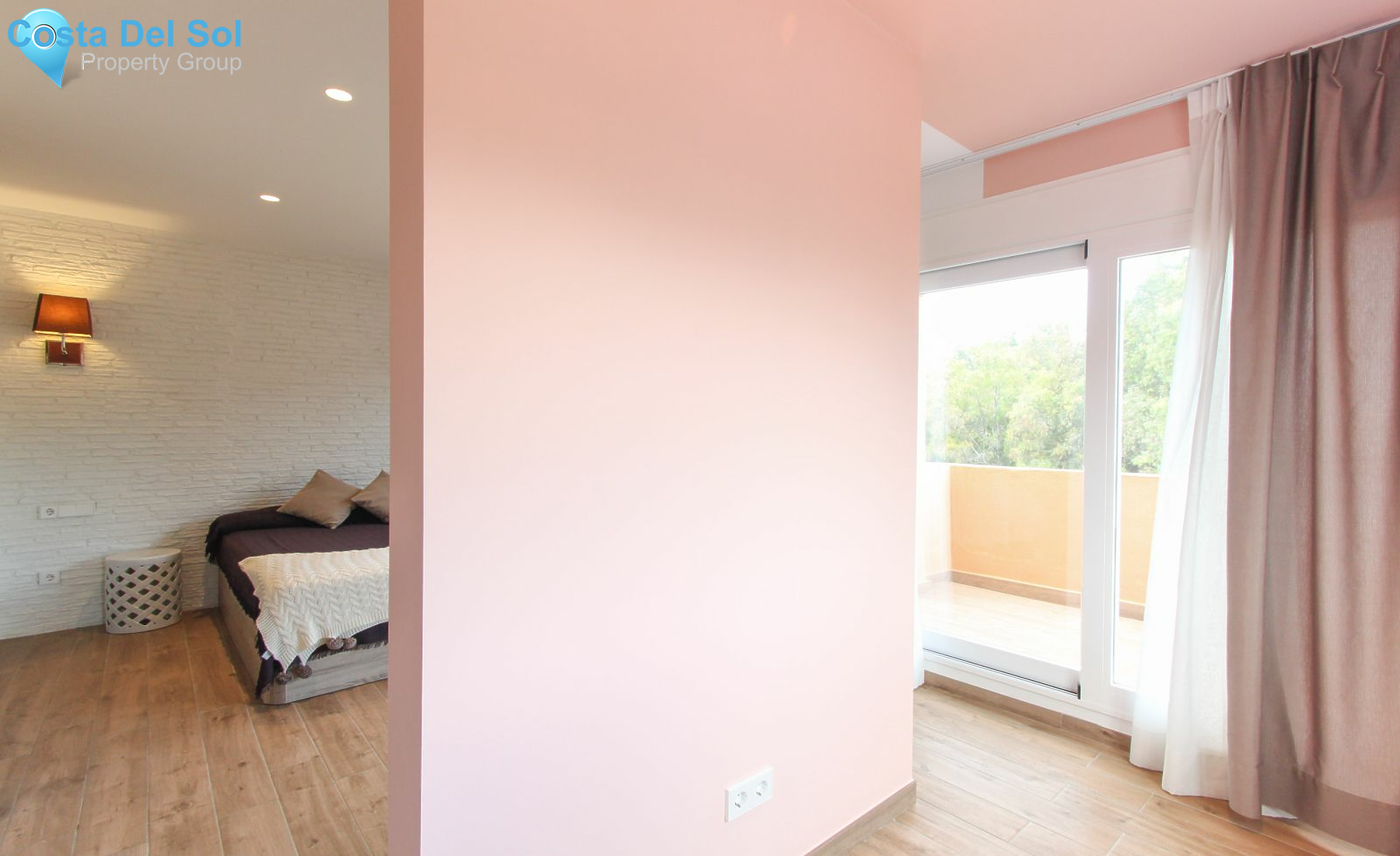 Townhouse in The Golden Mile-1171093