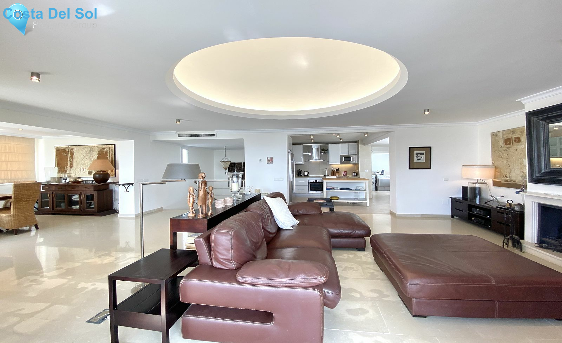 Townhouse in The Golden Mile-1172016