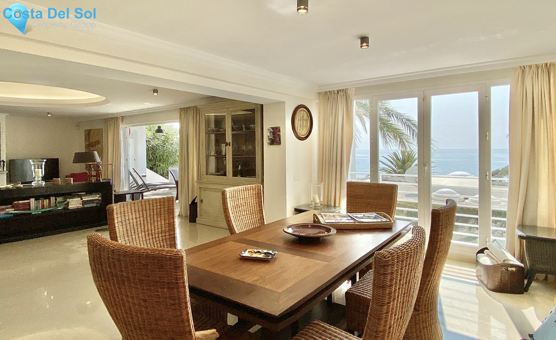 Townhouse in The Golden Mile-1172017