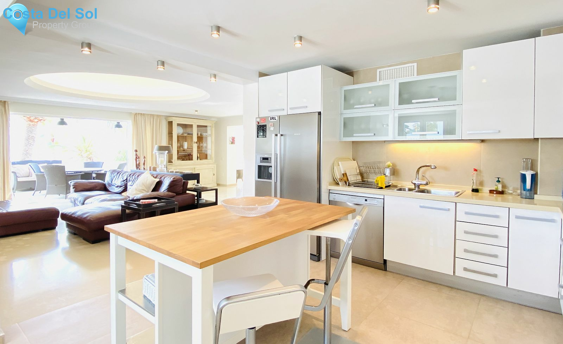 Townhouse in The Golden Mile-1172022