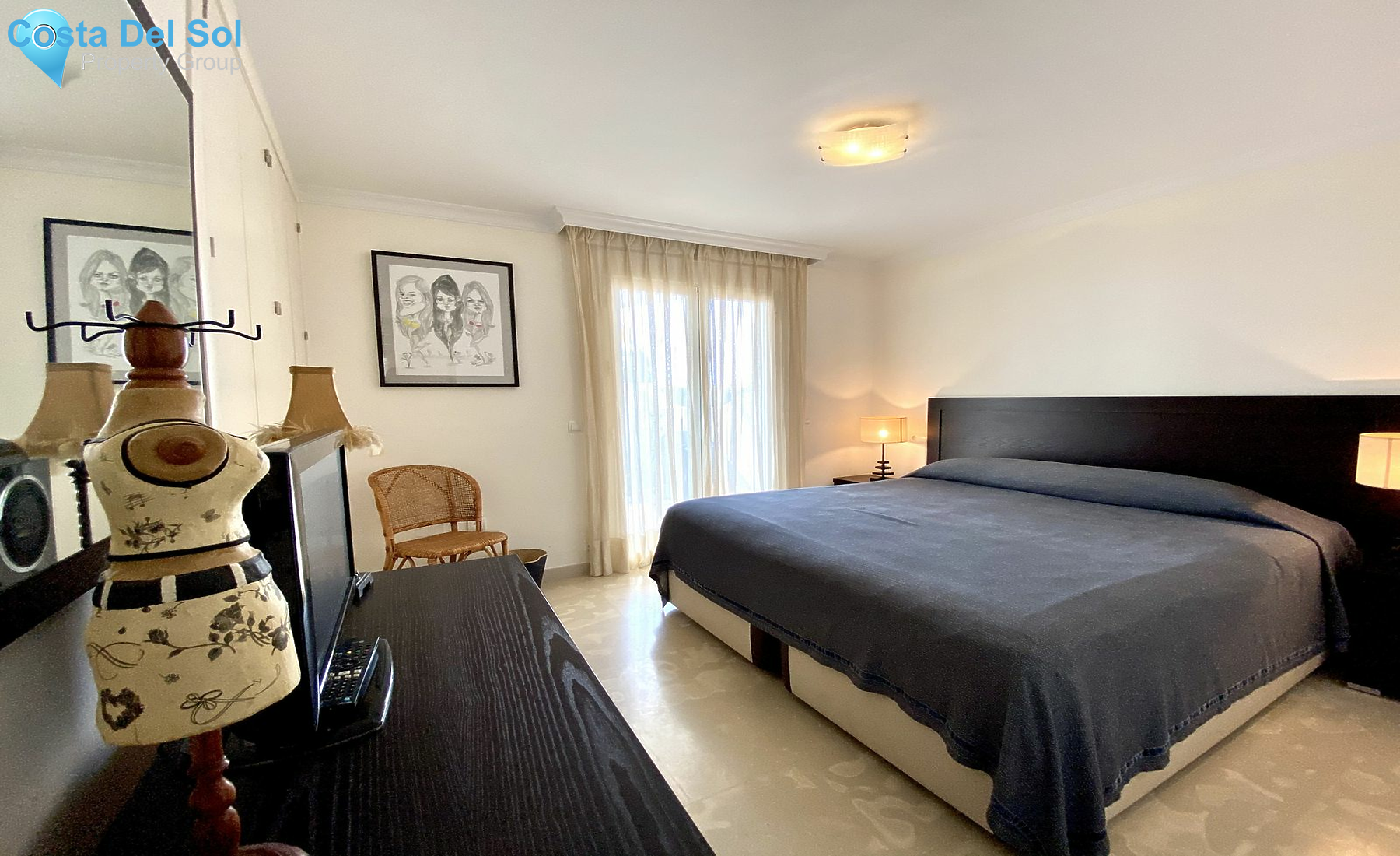 Townhouse in The Golden Mile-1172024