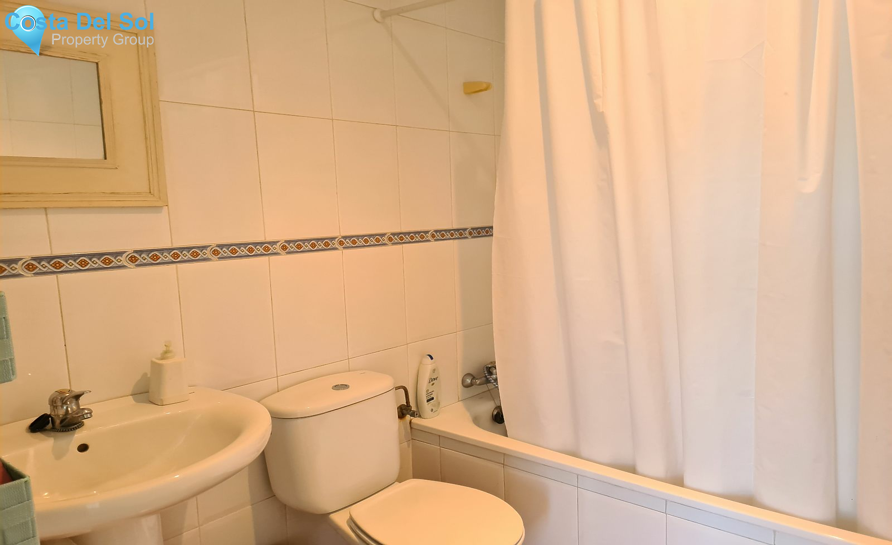 Townhouse in The Golden Mile-1216421