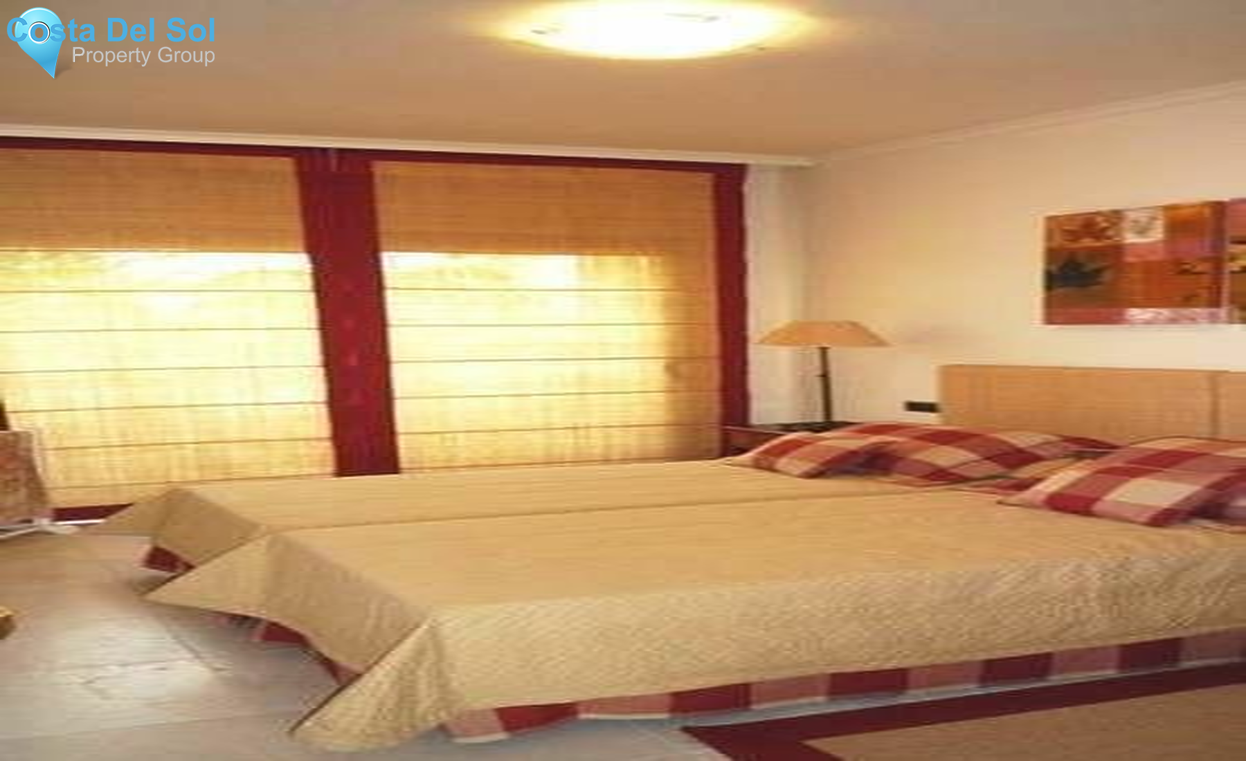 Townhouse in The Golden Mile-1394704