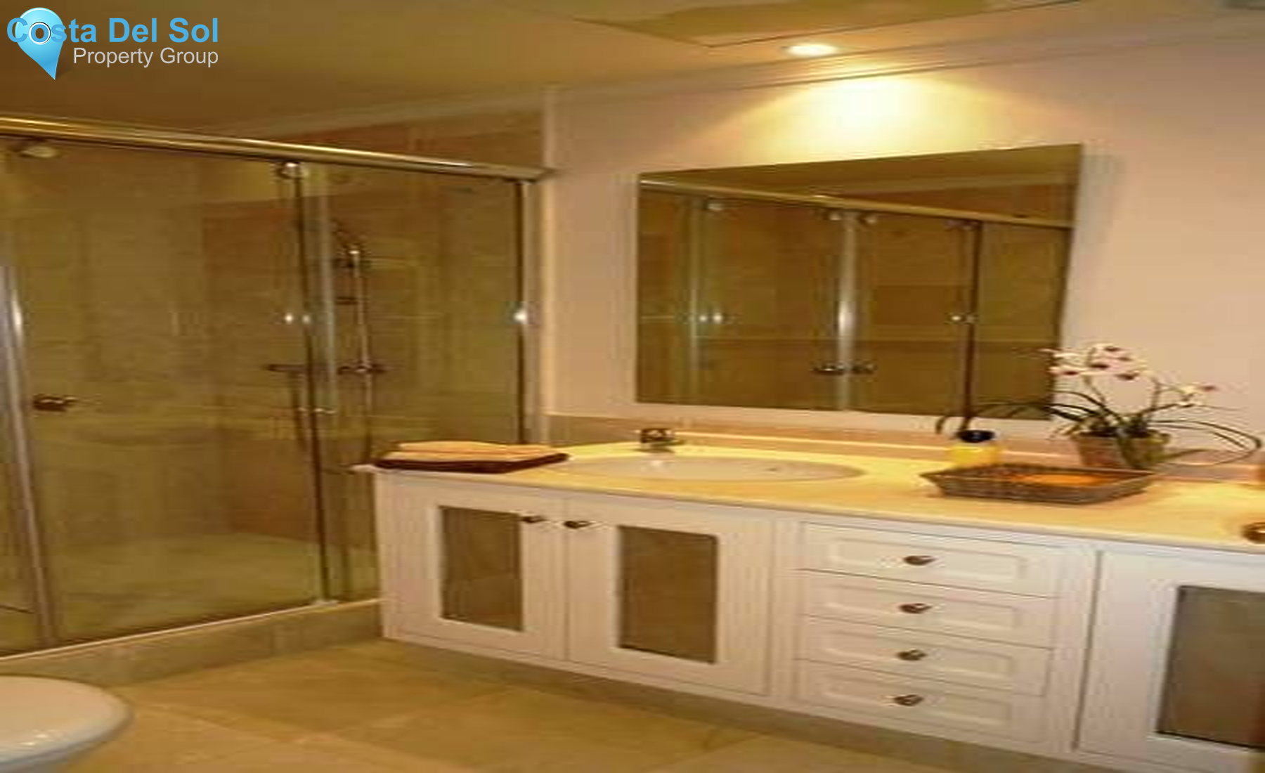 Townhouse in The Golden Mile-1394705