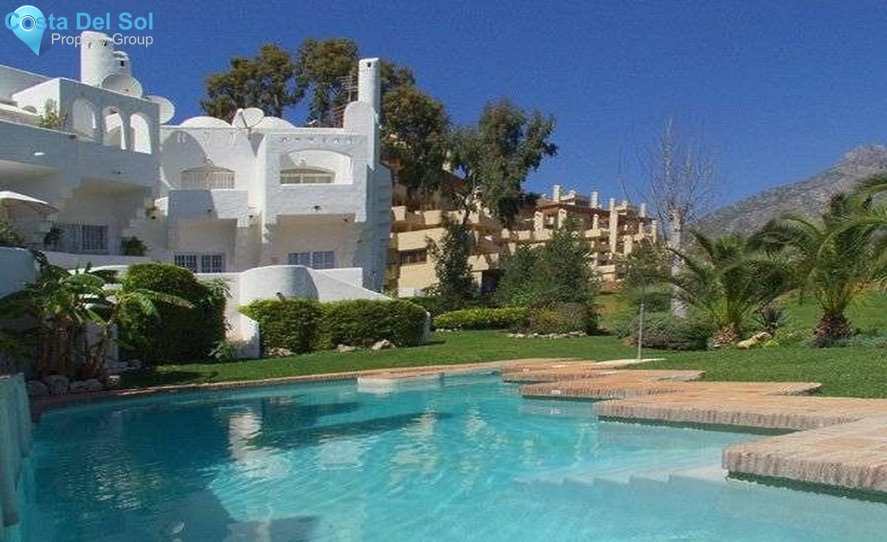 Townhouse in The Golden Mile-1398566