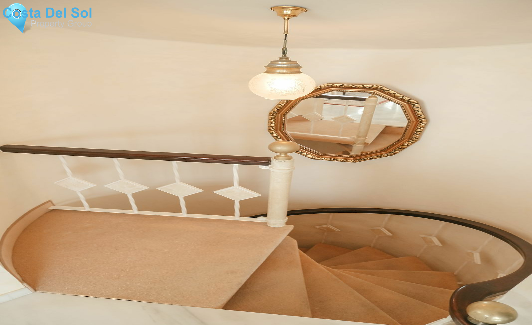 Townhouse in The Golden Mile-1428746