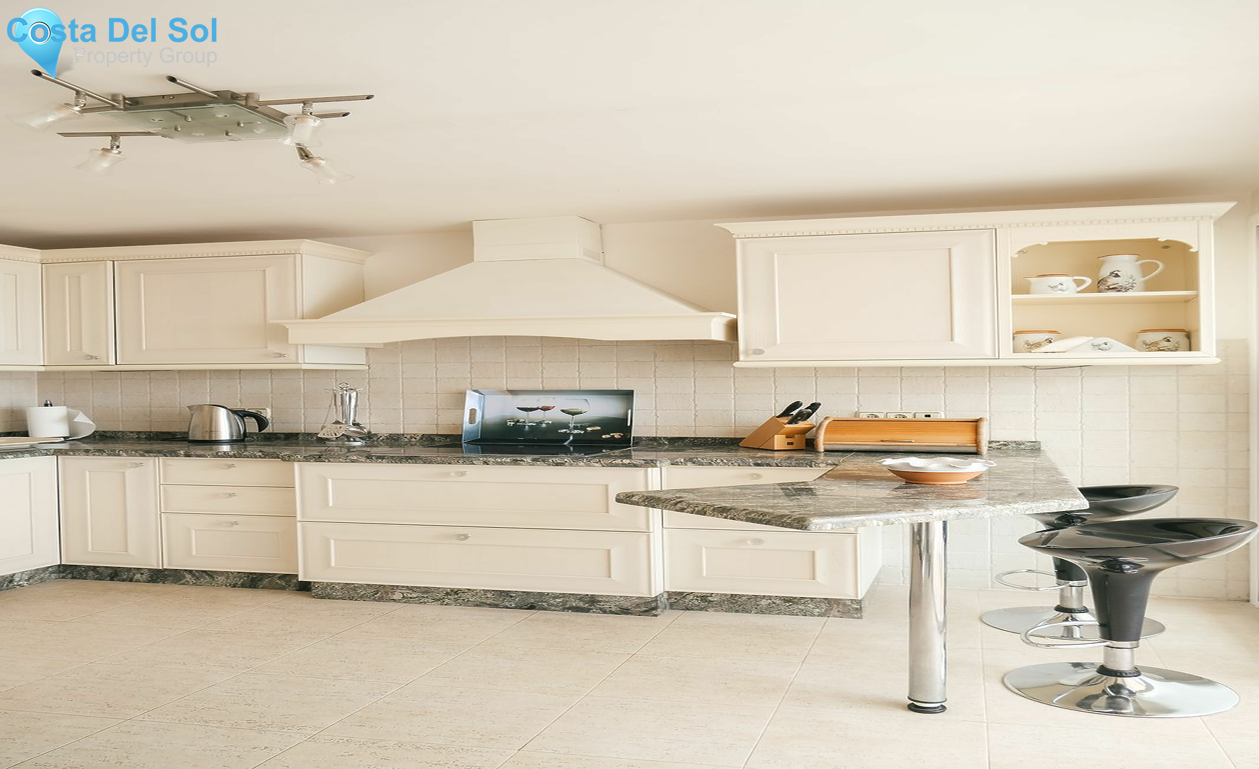 Townhouse in The Golden Mile-1428741