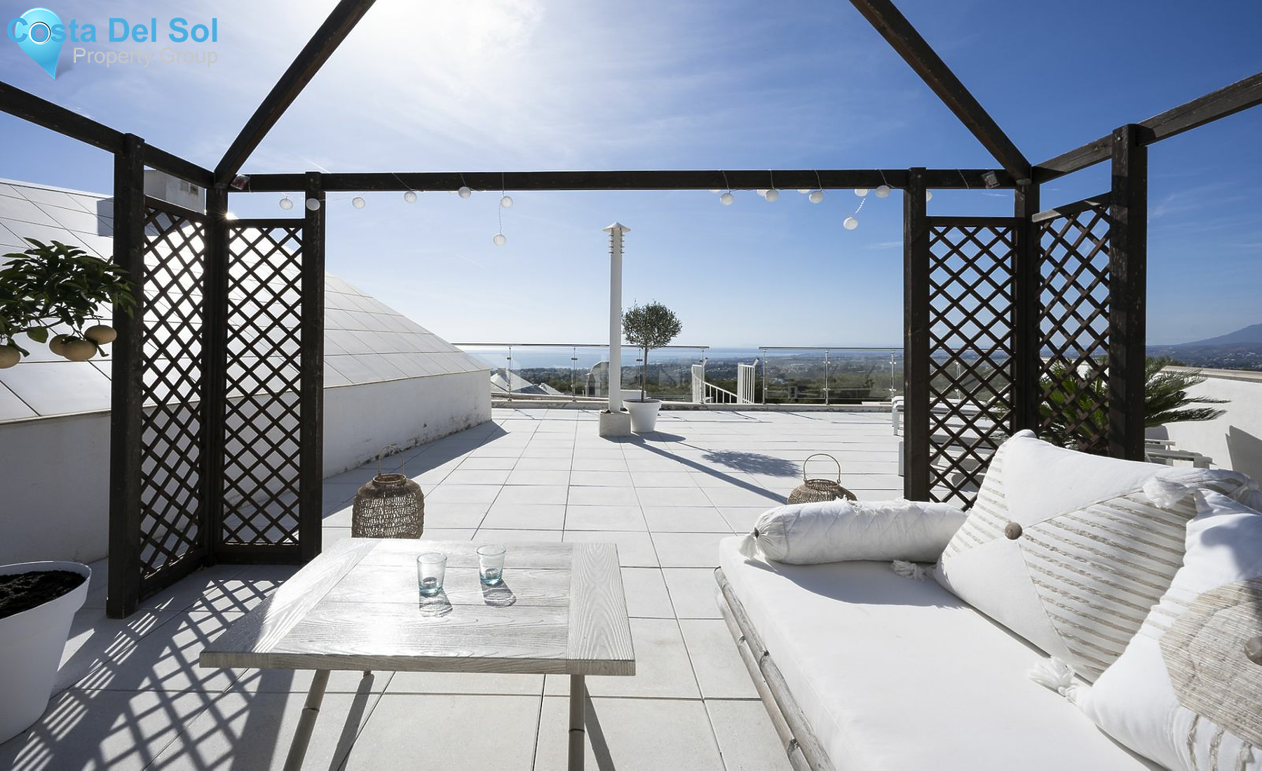 Townhouse in The Golden Mile-1531062