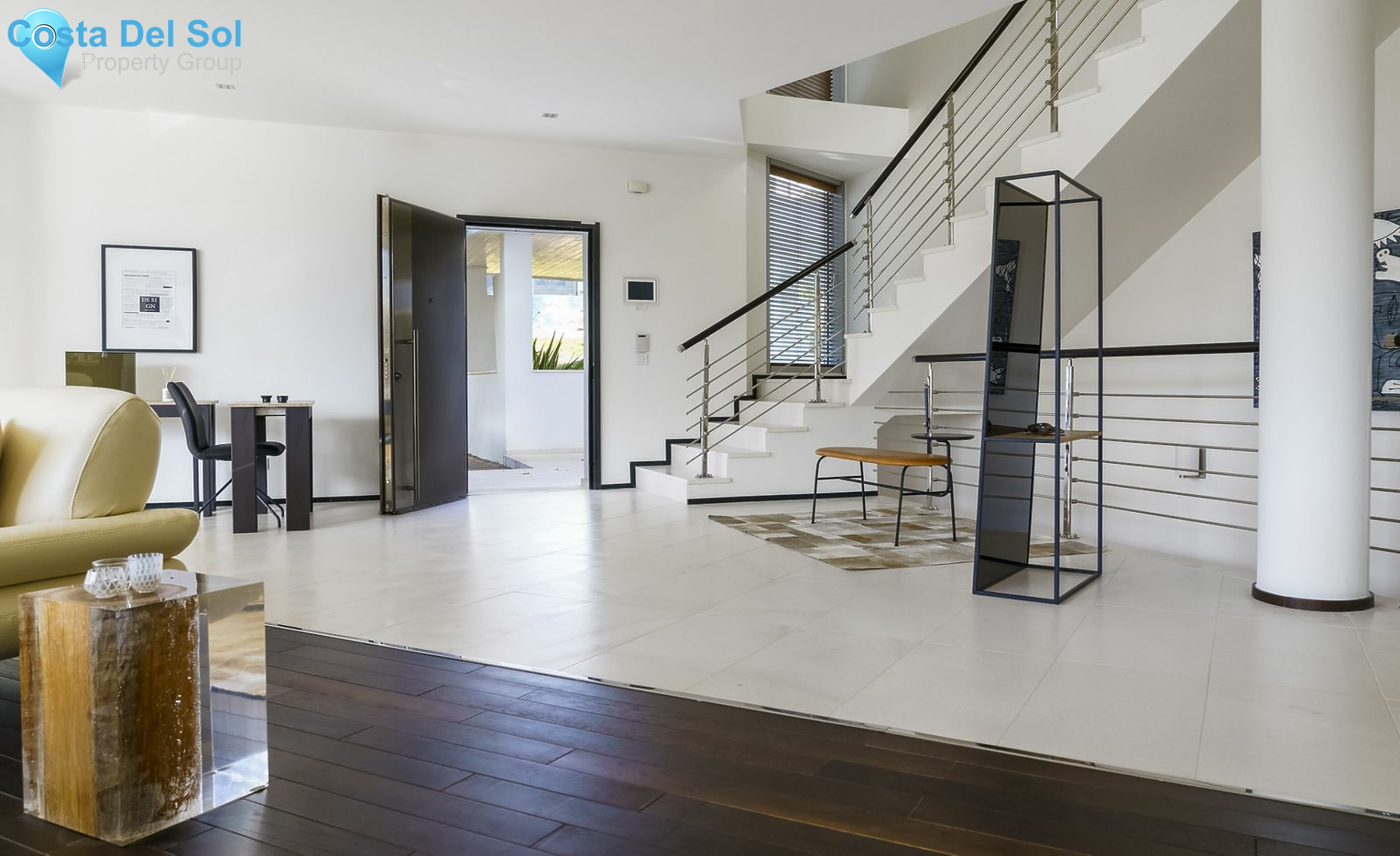 Townhouse in The Golden Mile-1531064