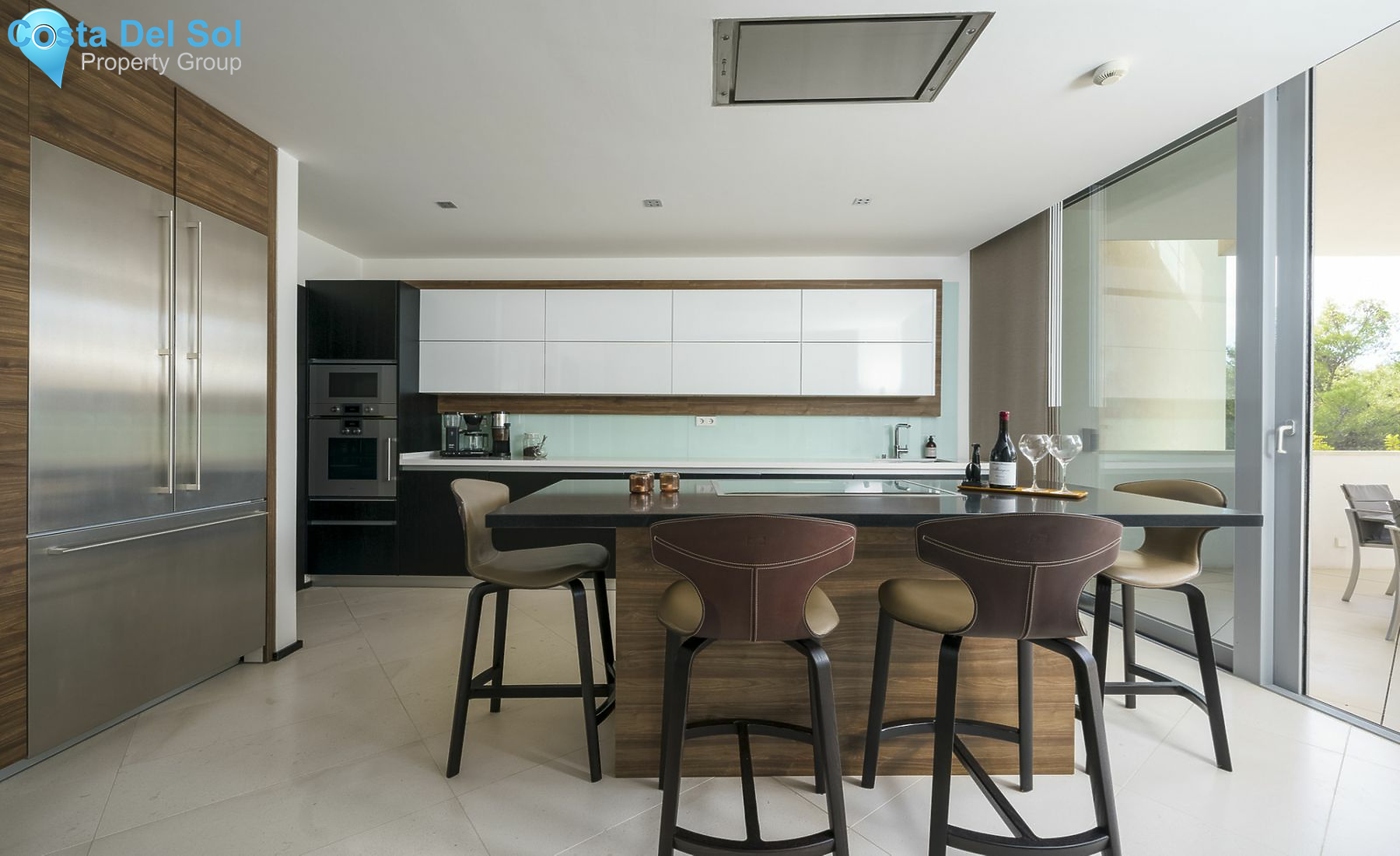 Townhouse in The Golden Mile-1531068