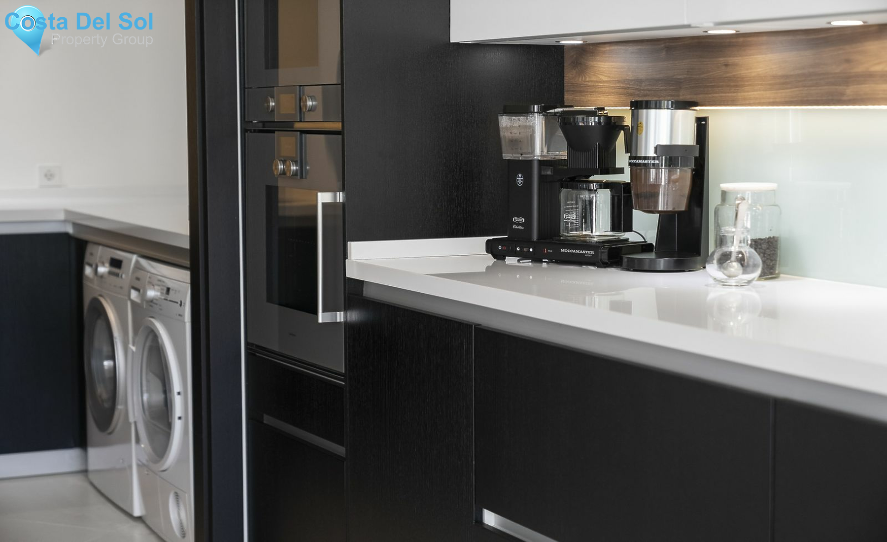 Townhouse in The Golden Mile-1531069