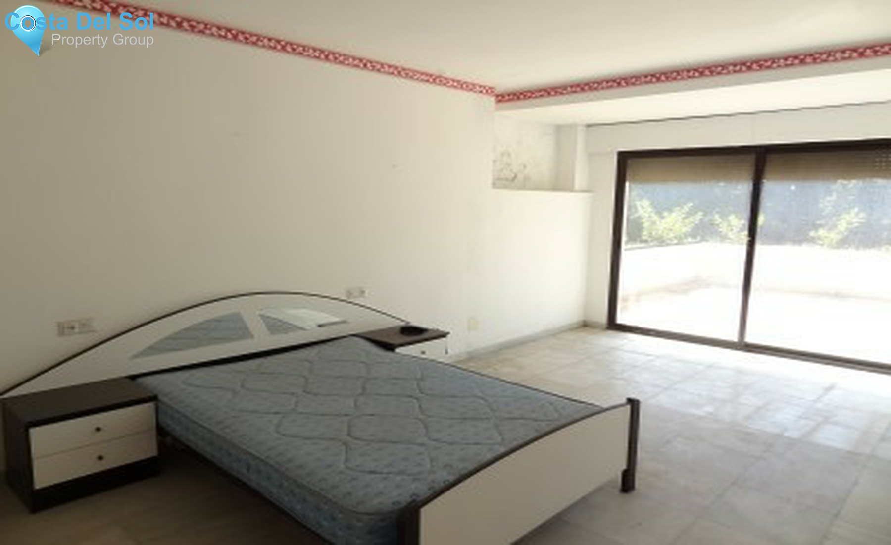 Commercial in Puerto Banús-1276786