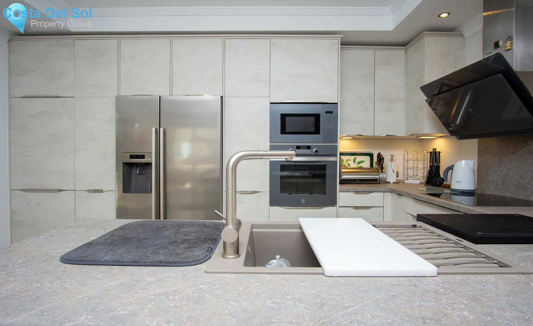 Apartment Complex in Elviria-1170870