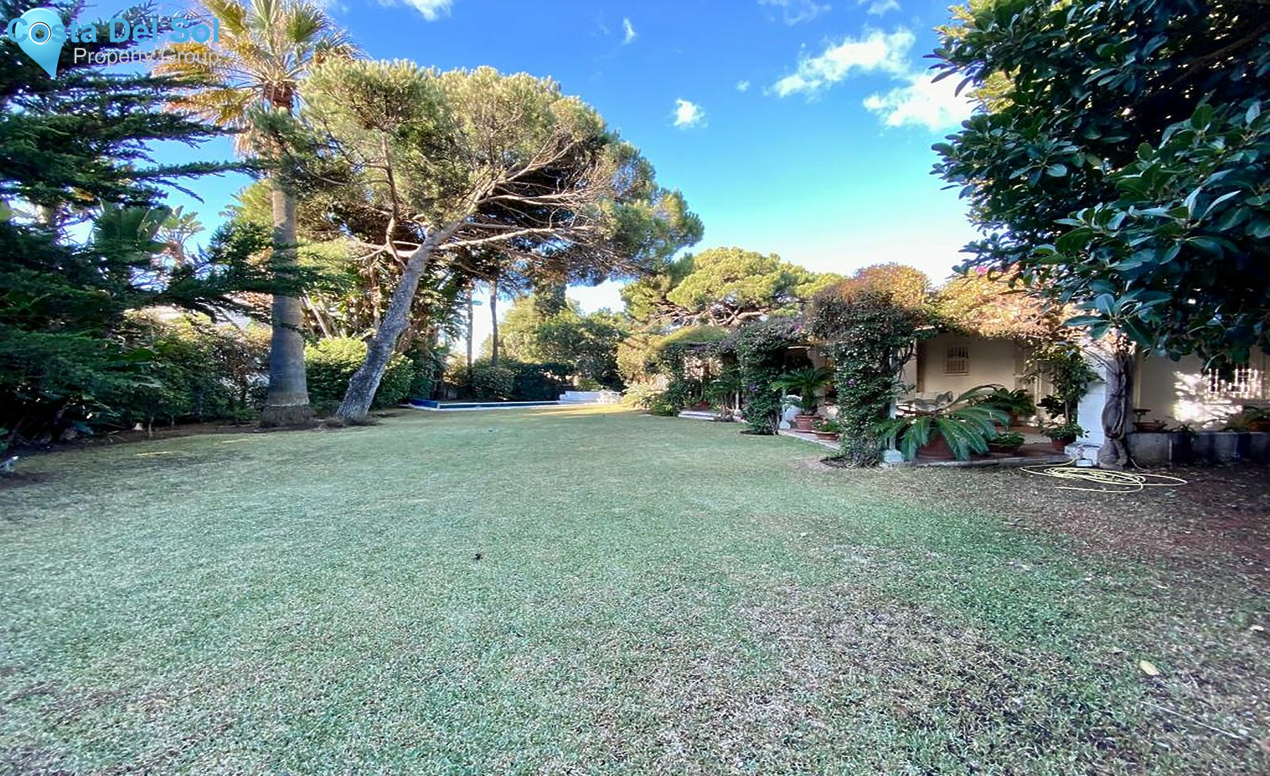 Bungalow in Estepona-1142884