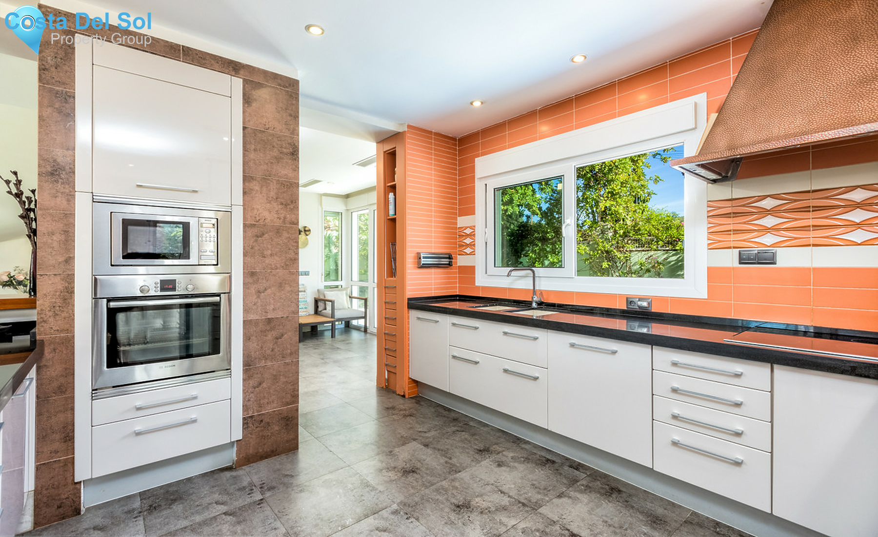 Detached Villa in Alhaurín de la Torre-726500