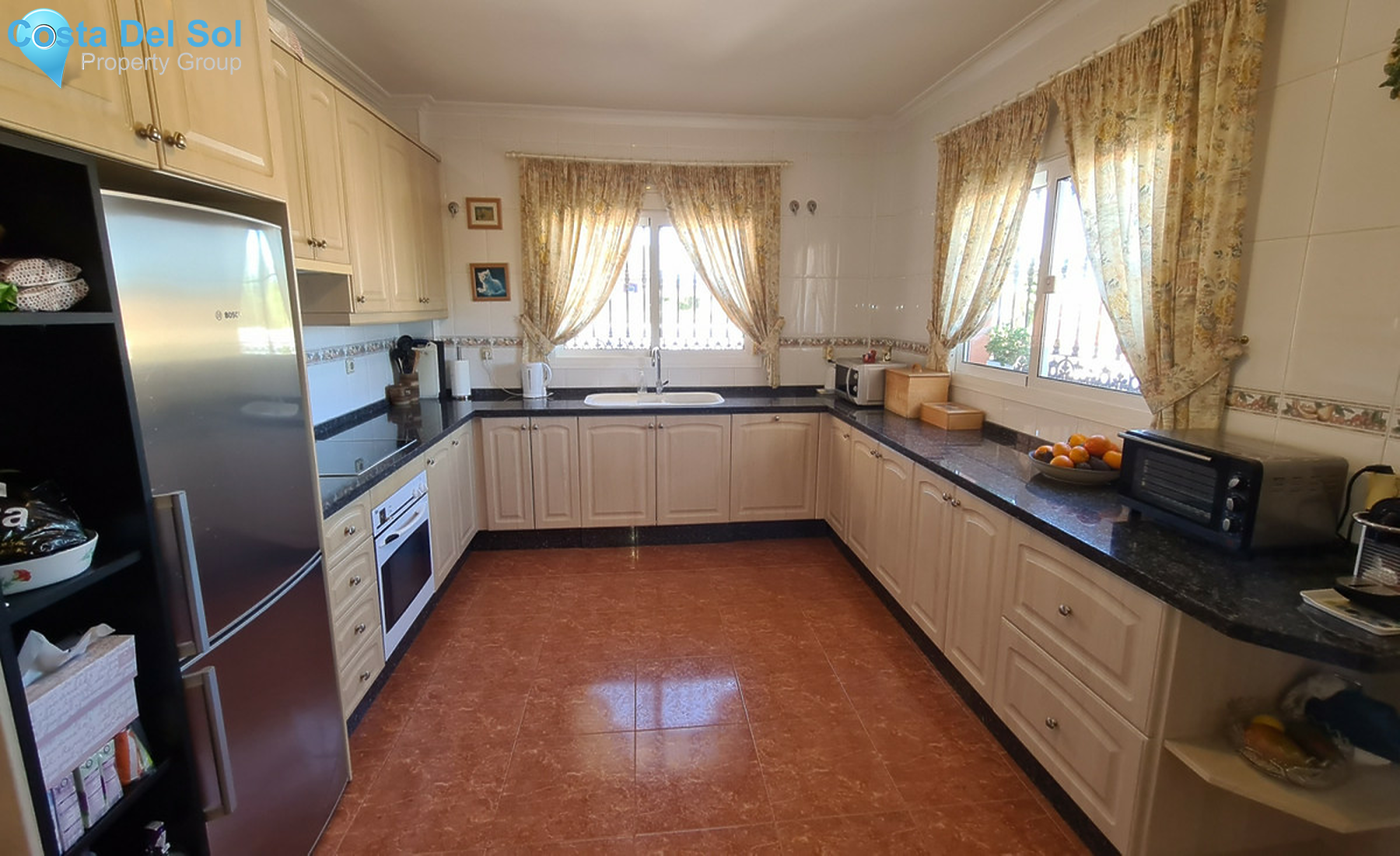 Detached Villa in Alhaurín de la Torre-692753