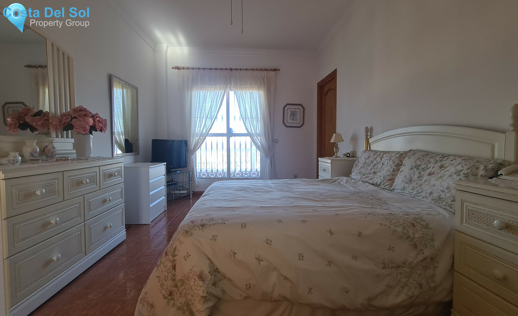 Detached Villa in Alhaurín de la Torre-692756