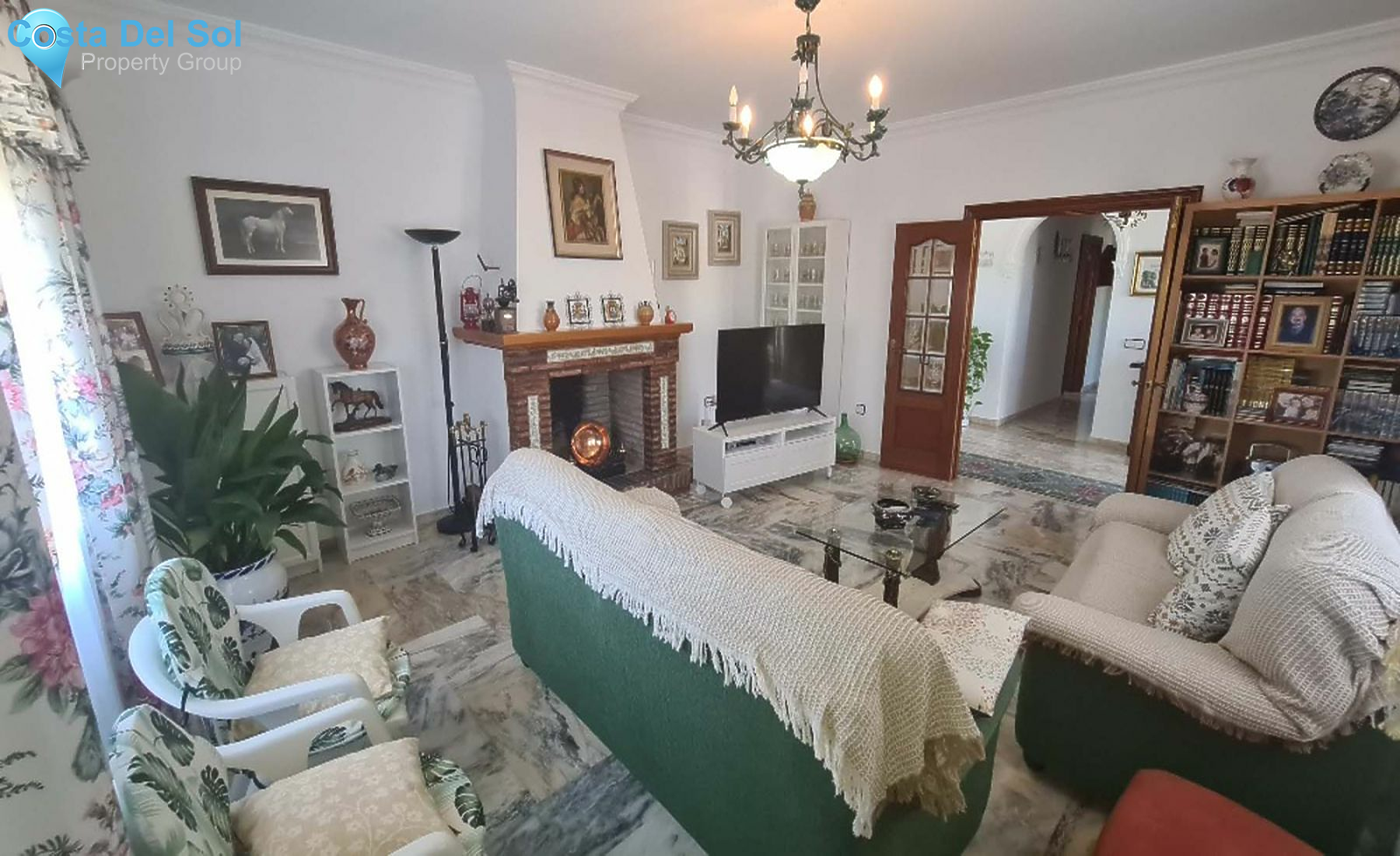 Detached Villa in Alhaurín de la Torre-1133117