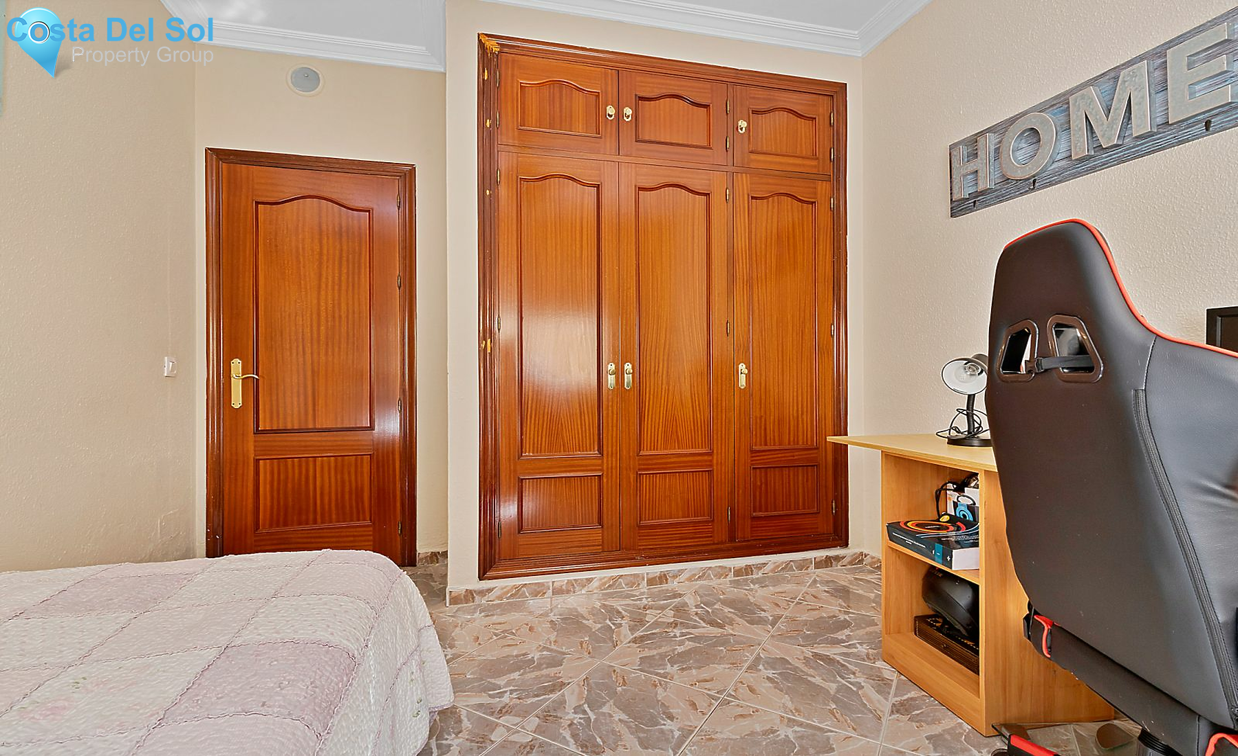 Detached Villa in Alhaurín de la Torre-1150895