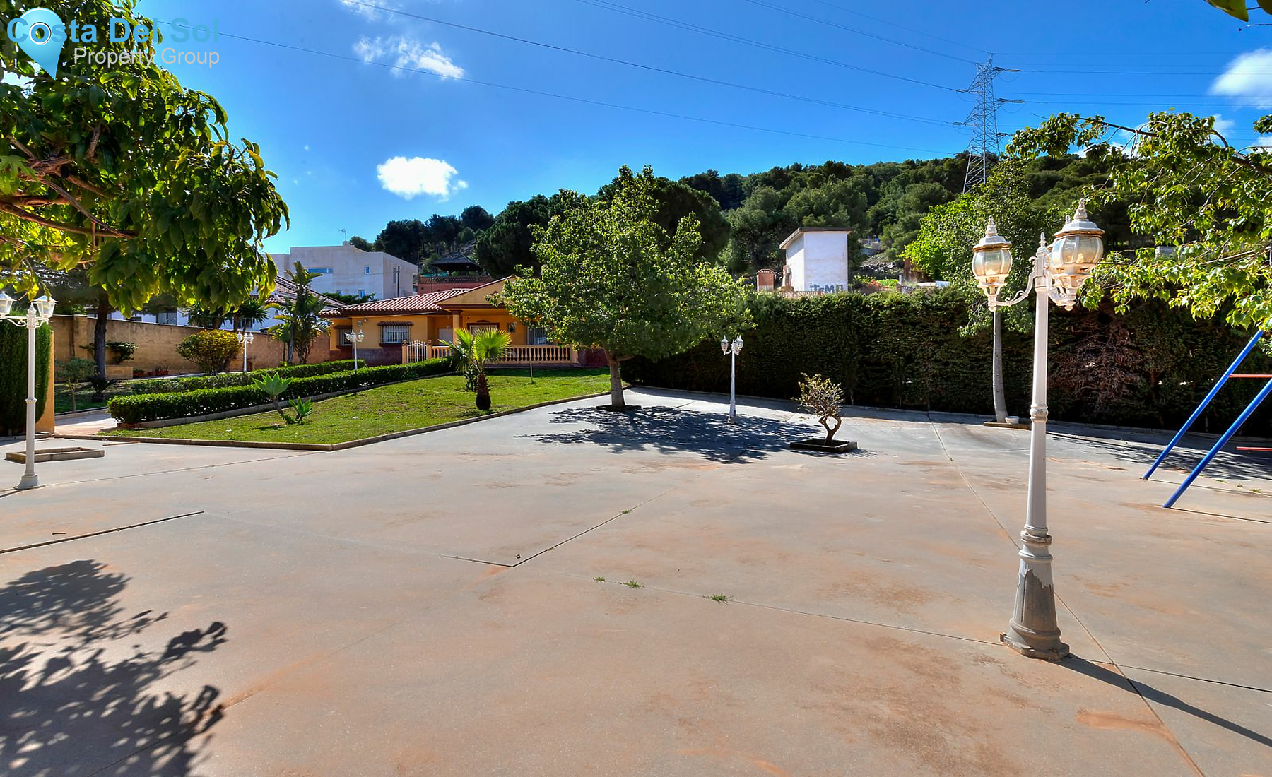 Detached Villa in Alhaurín de la Torre-1150878