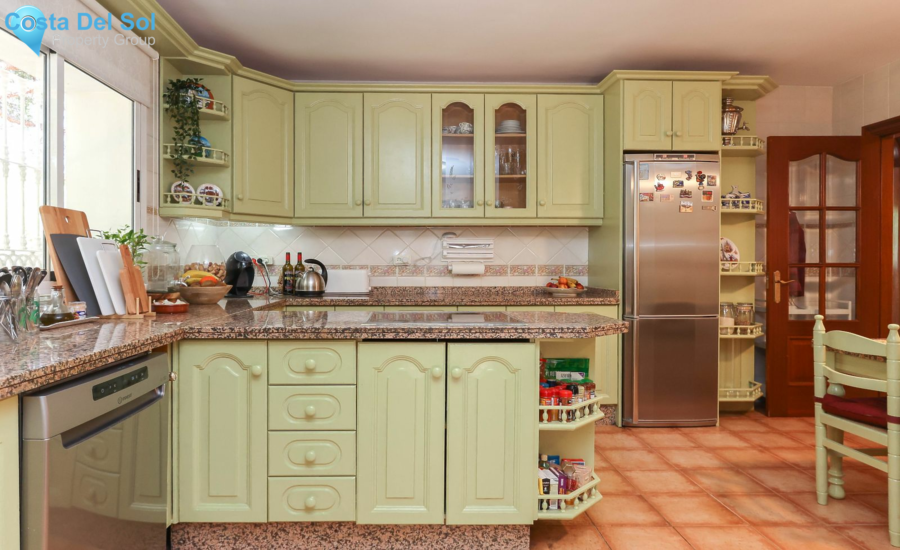 Detached Villa in Alhaurín de la Torre-1216637