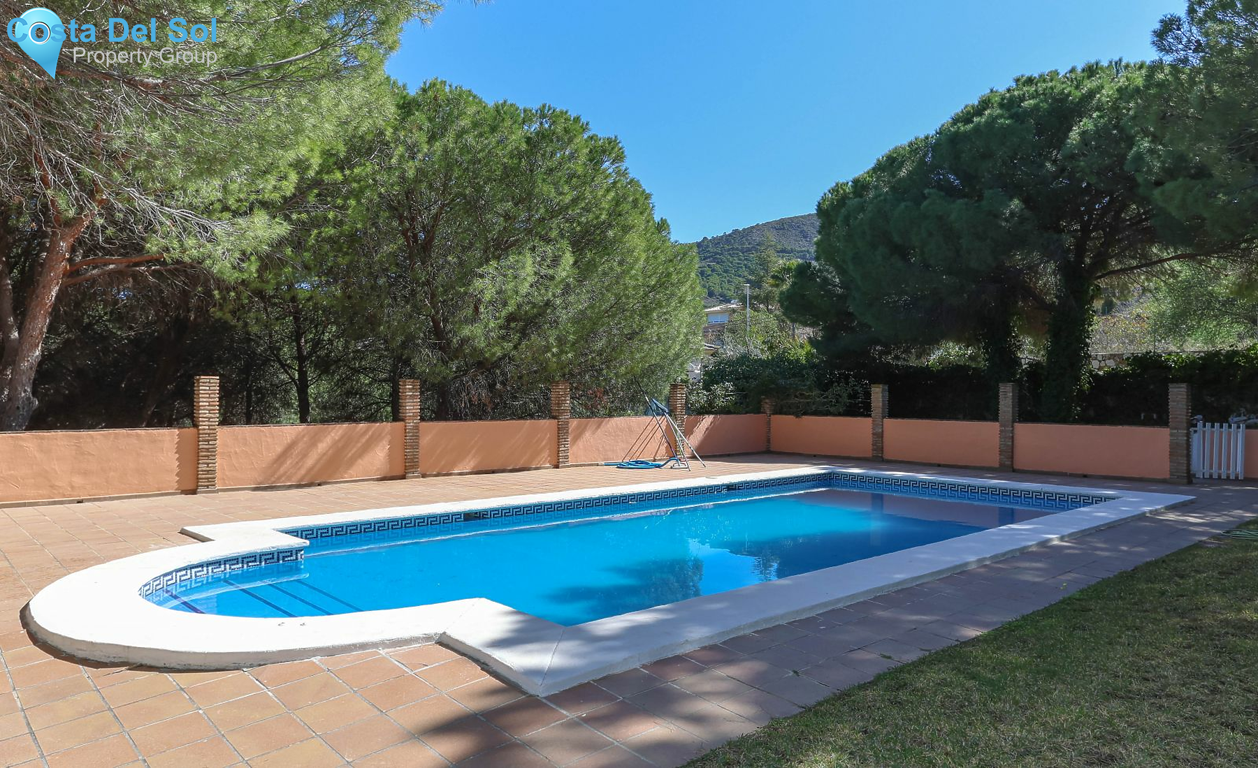 Detached Villa in Alhaurín de la Torre-1216638