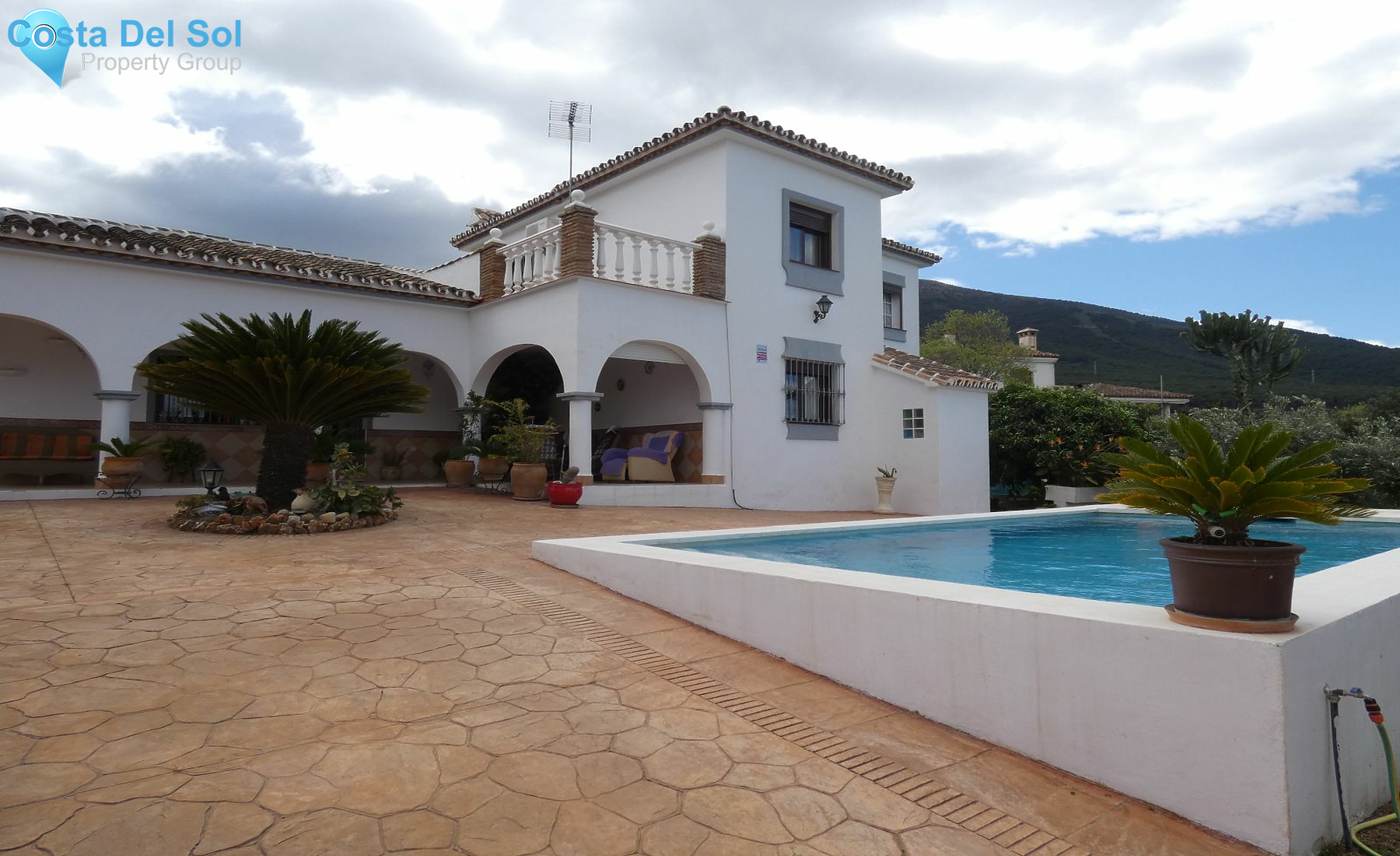 Detached Villa in Alhaurín el Grande-1131847