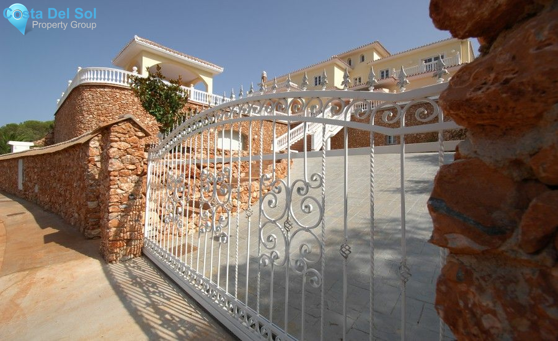 Detached Villa in Alhaurín el Grande-1232013