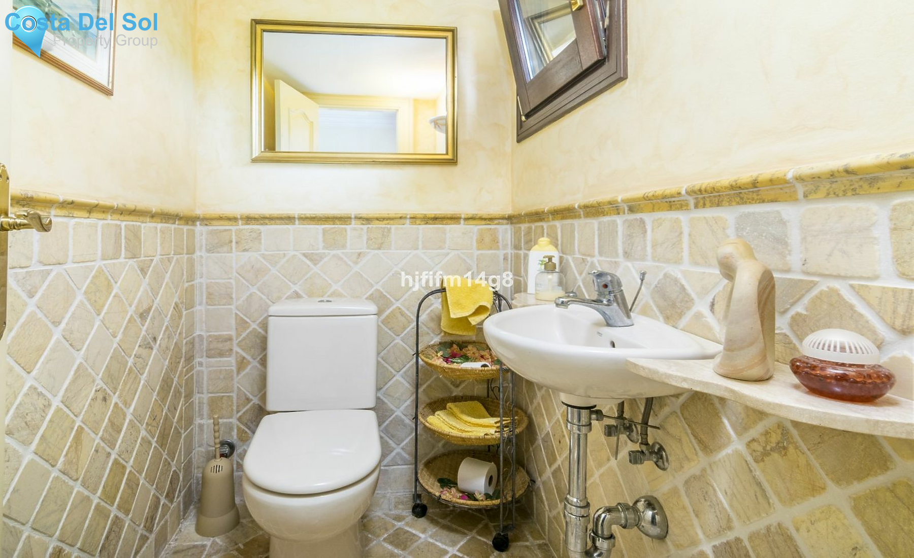 Detached Villa in Aloha-1517175