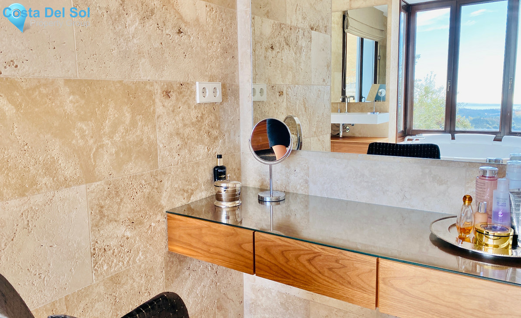 Detached Villa in Benahavís-704666