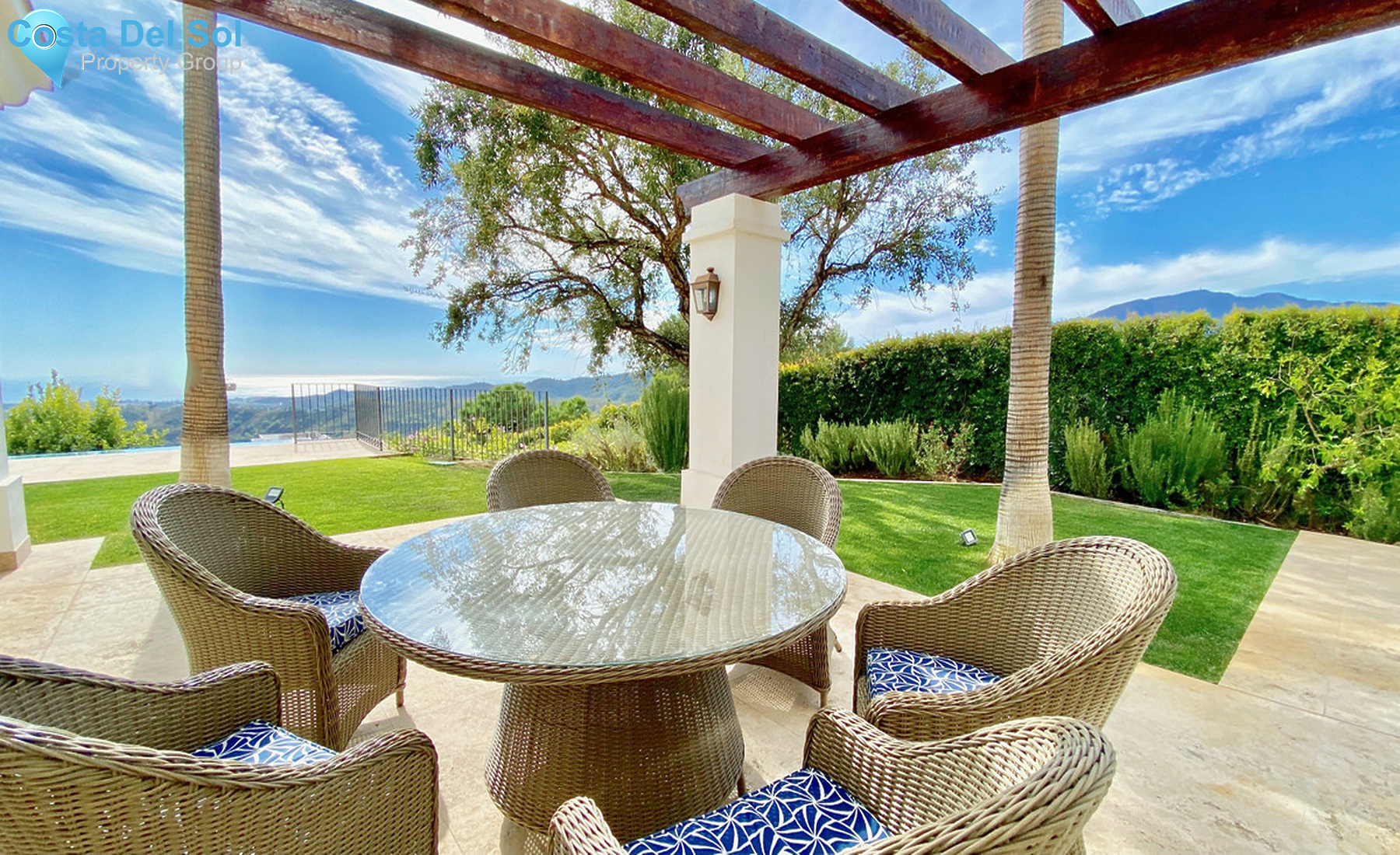 Detached Villa in Benahavís-704653